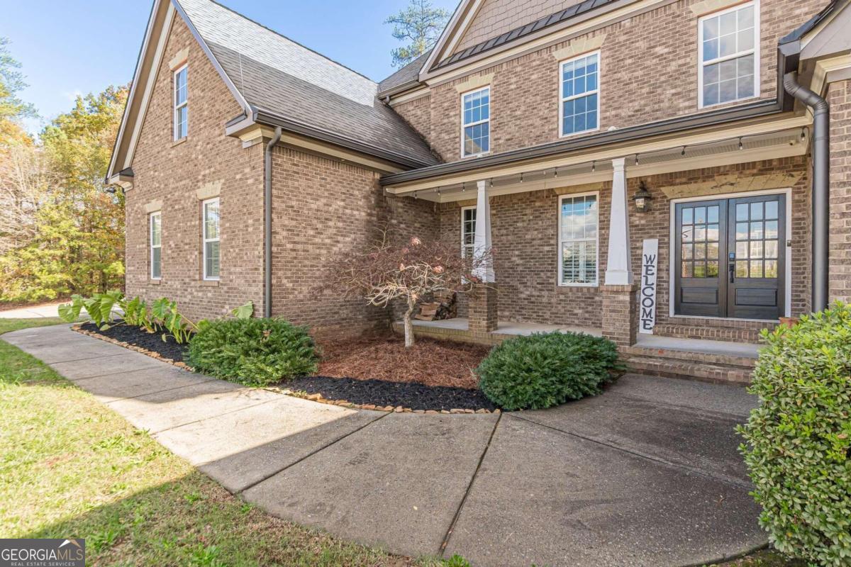 512 Cooper Lake Road Se Property Photo 2