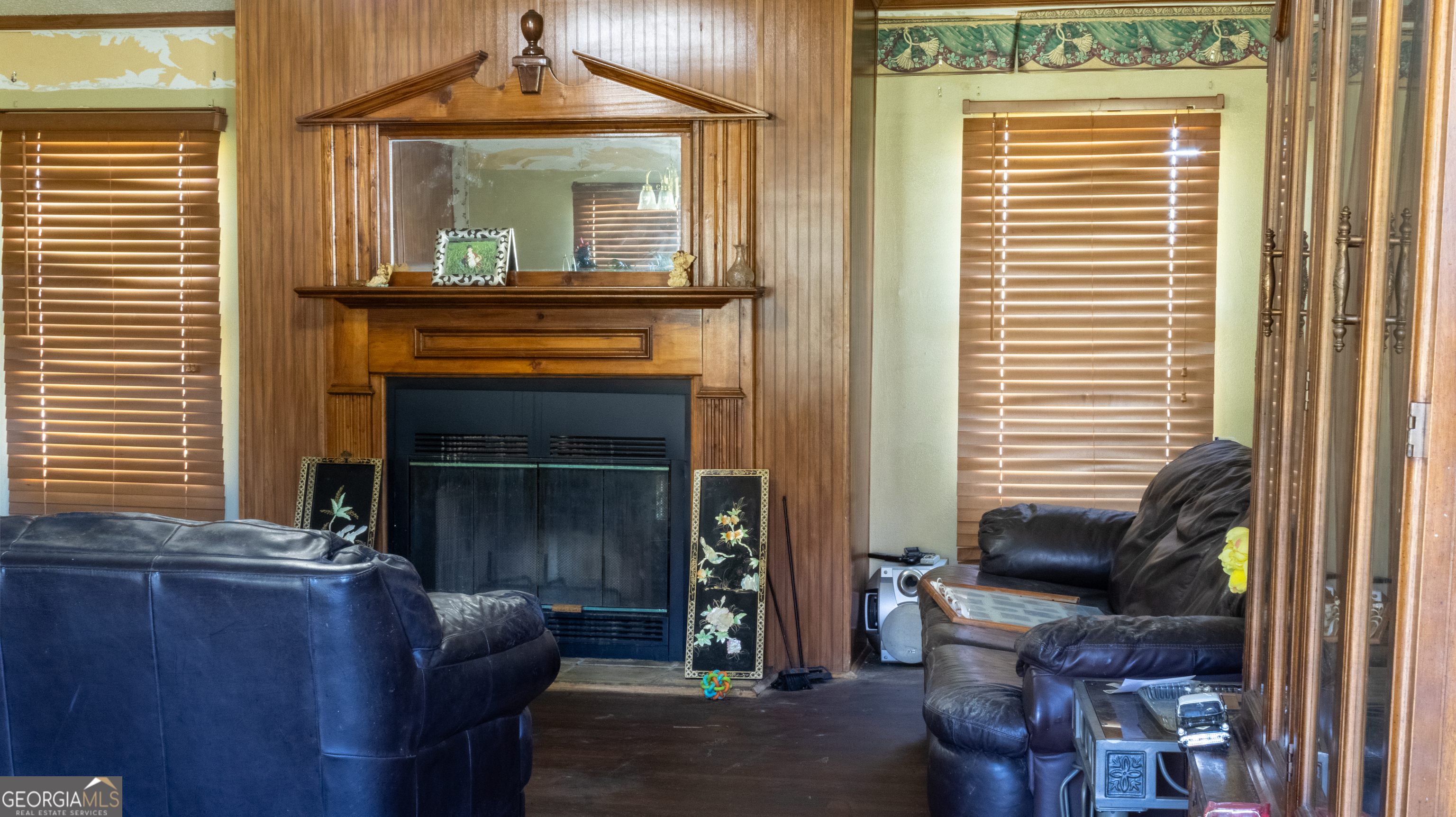810 N Pomona Road Property Photo 3