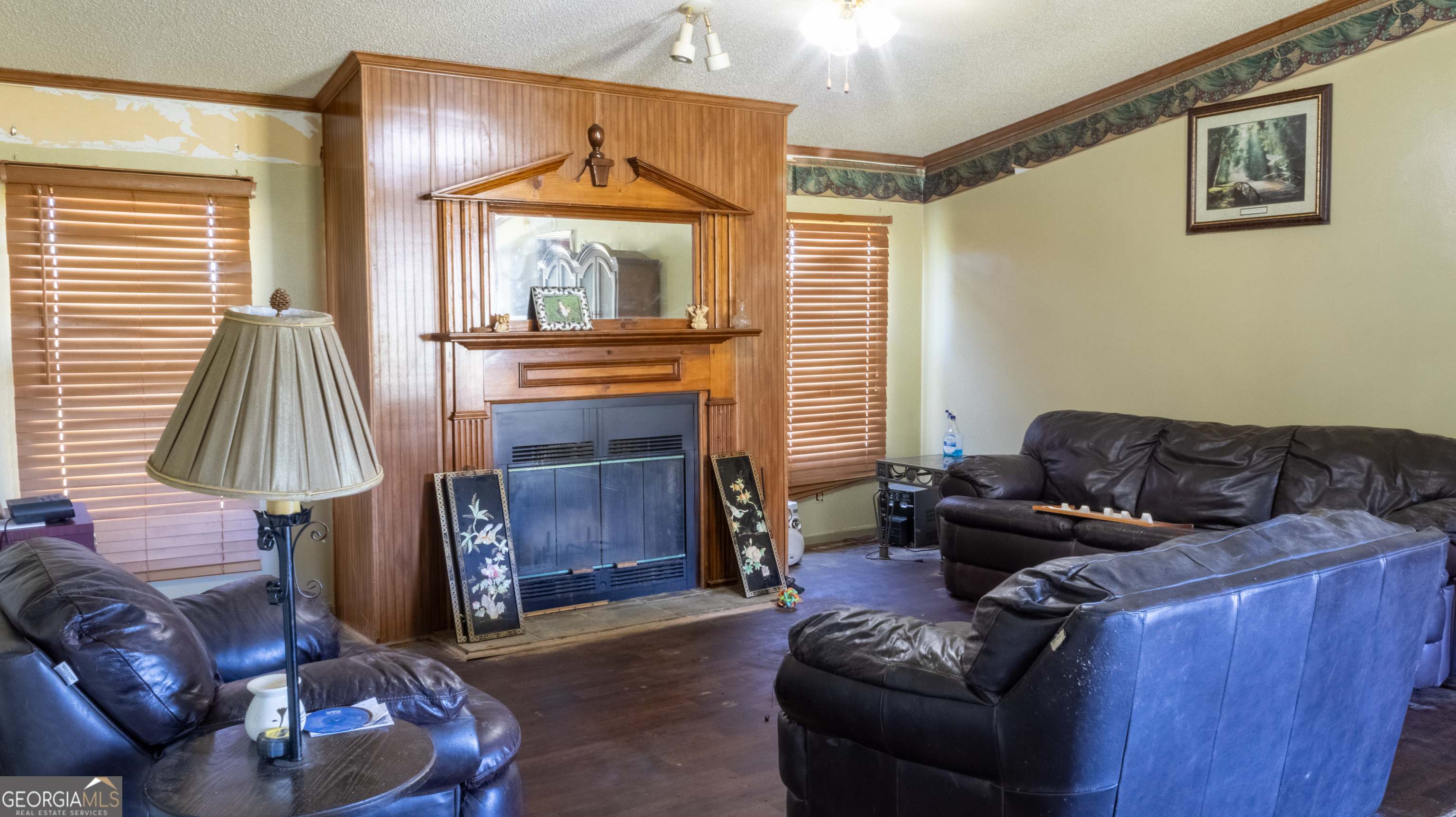 810 N Pomona Road Property Photo 4