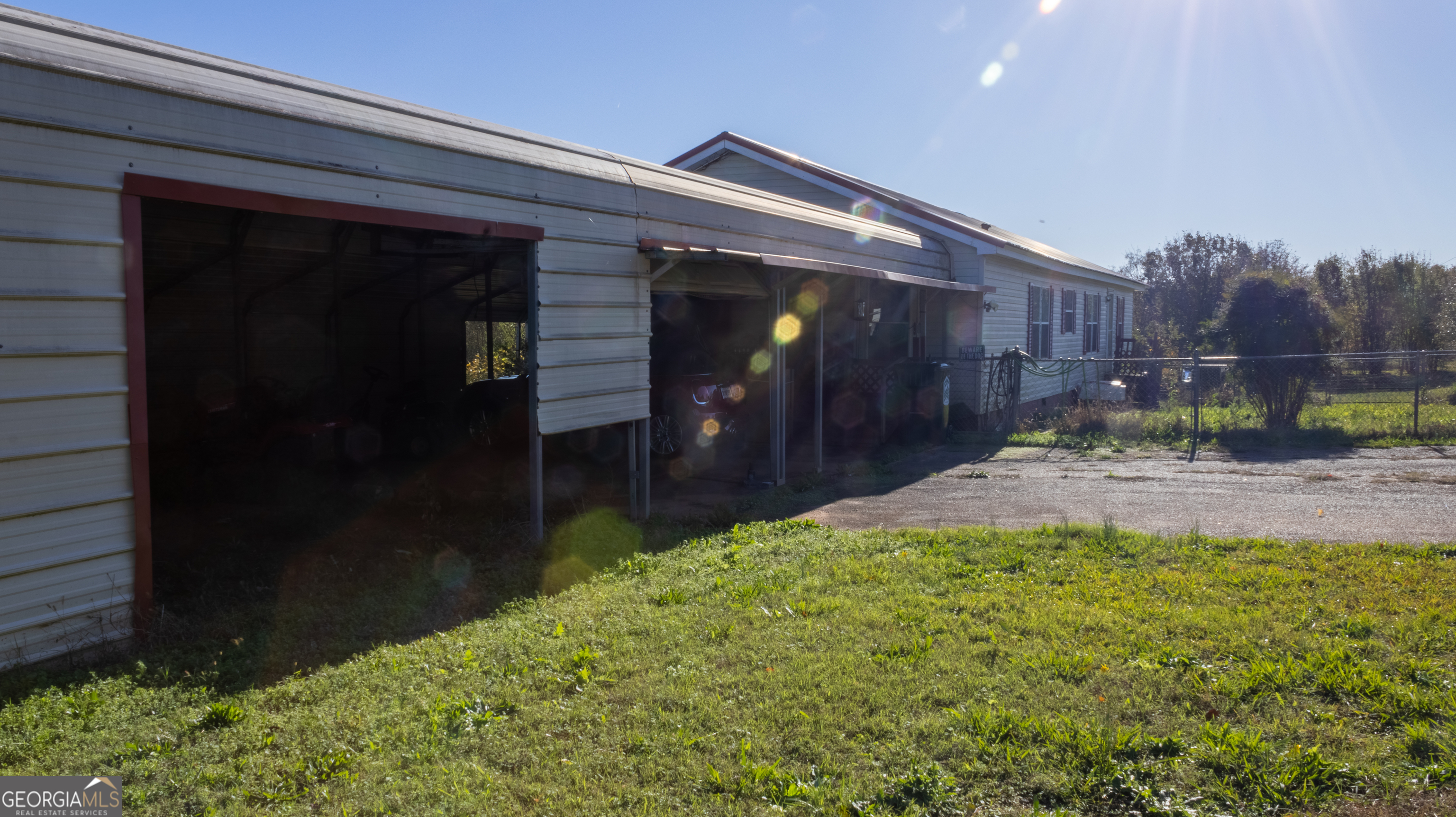 810 N Pomona Road Property Photo 15