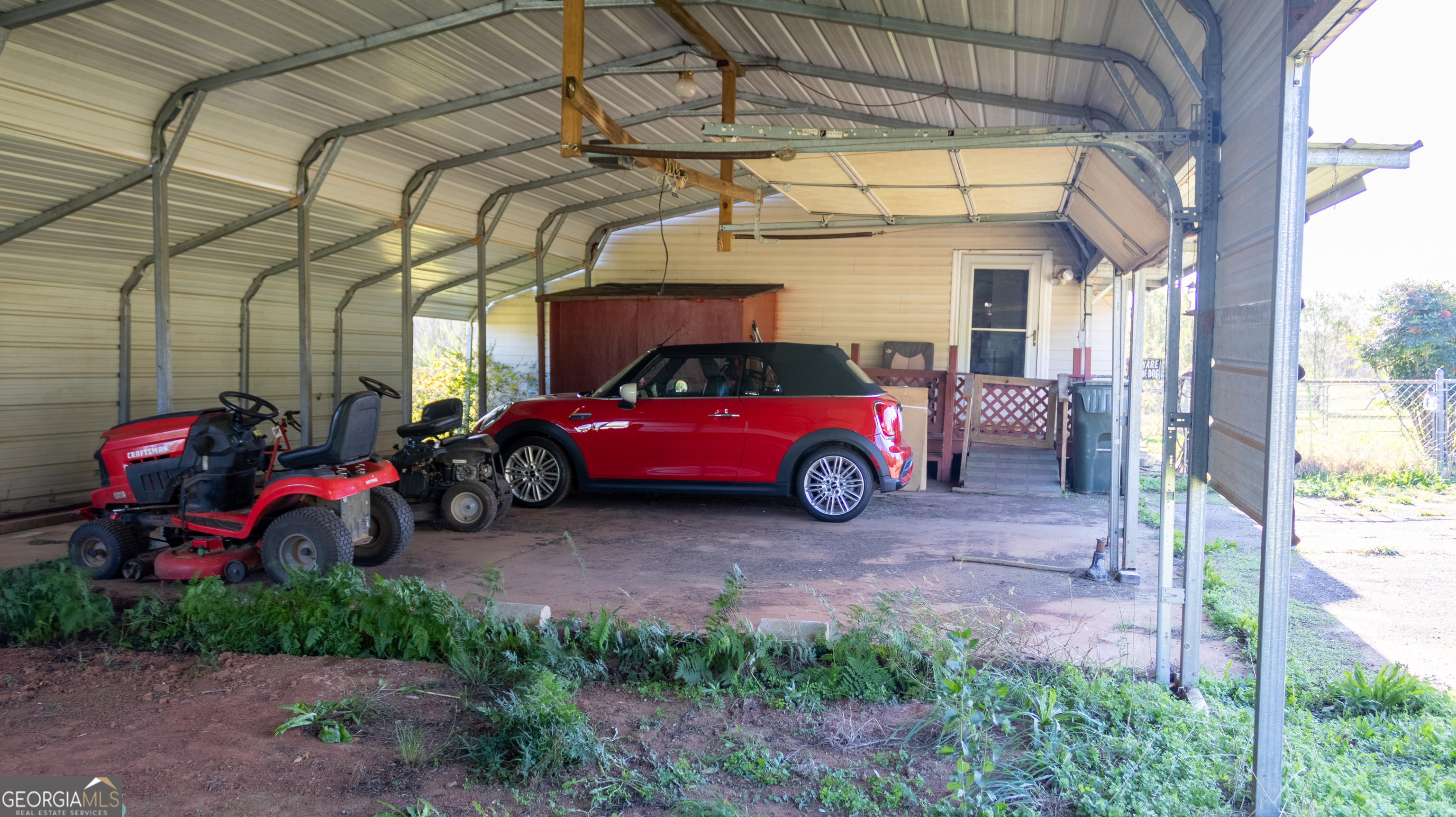 810 N Pomona Road Property Photo 16