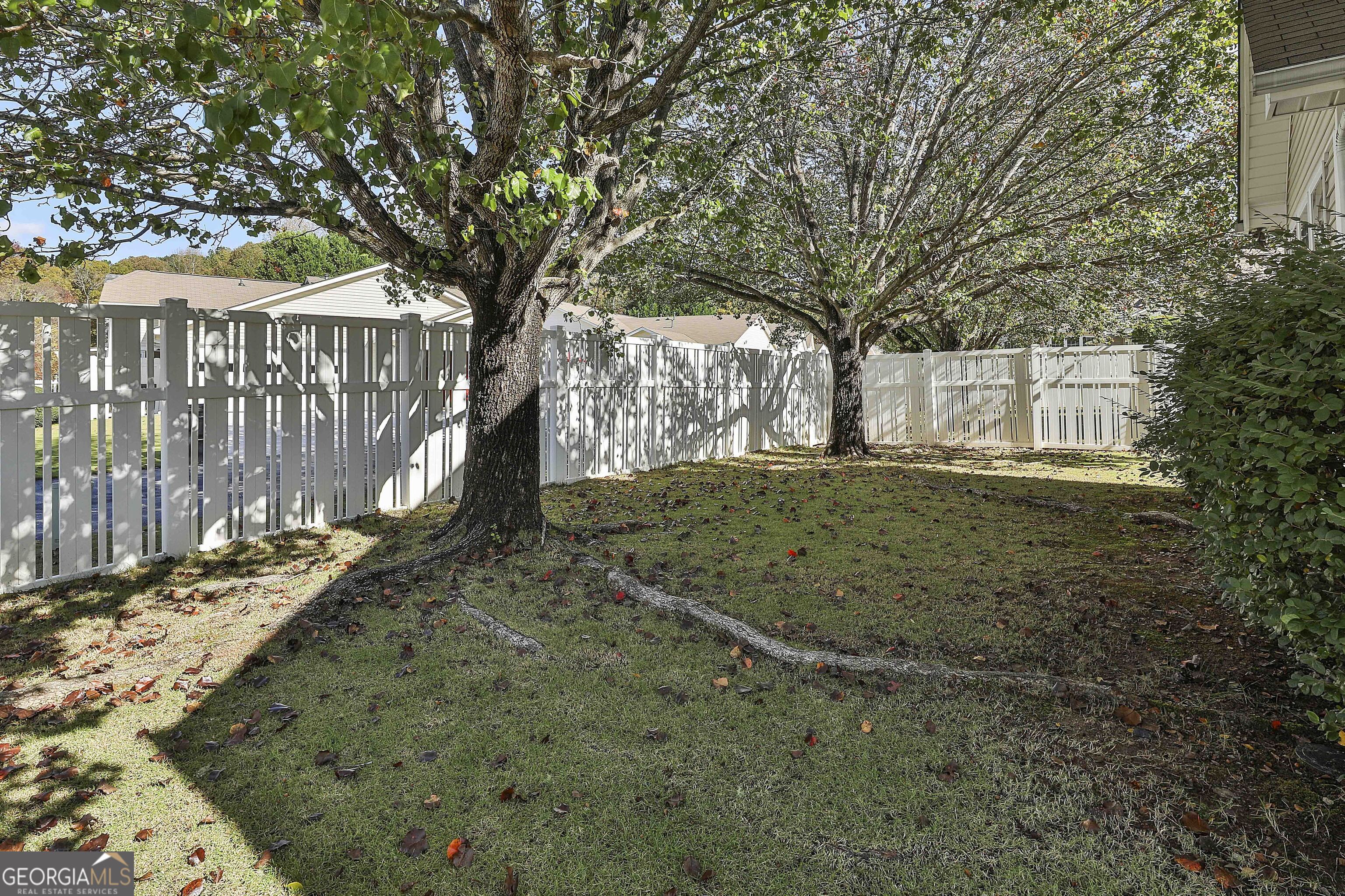 1033 Pinehurst Drive Property Photo 5