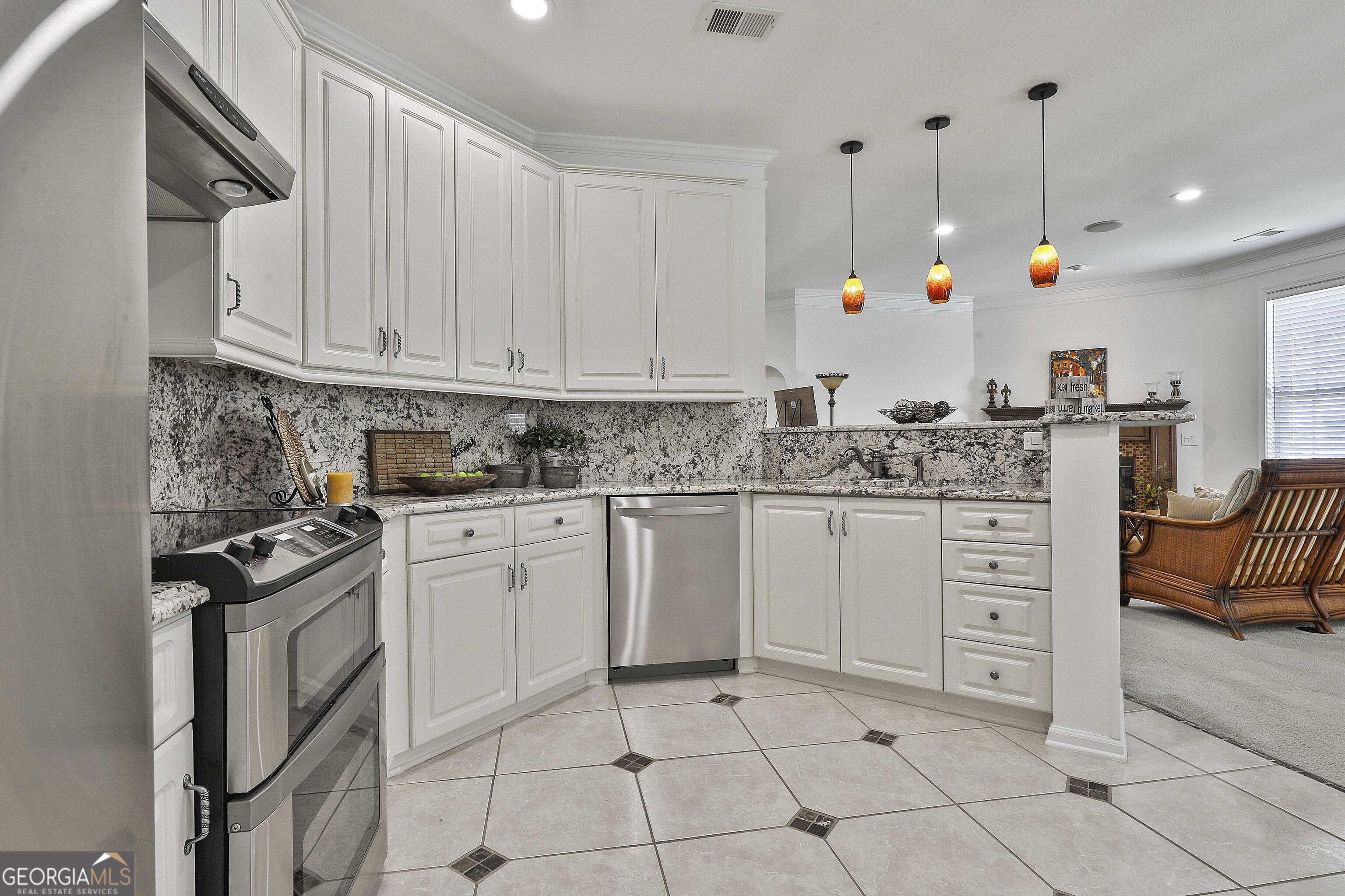 1033 Pinehurst Drive Property Photo 15