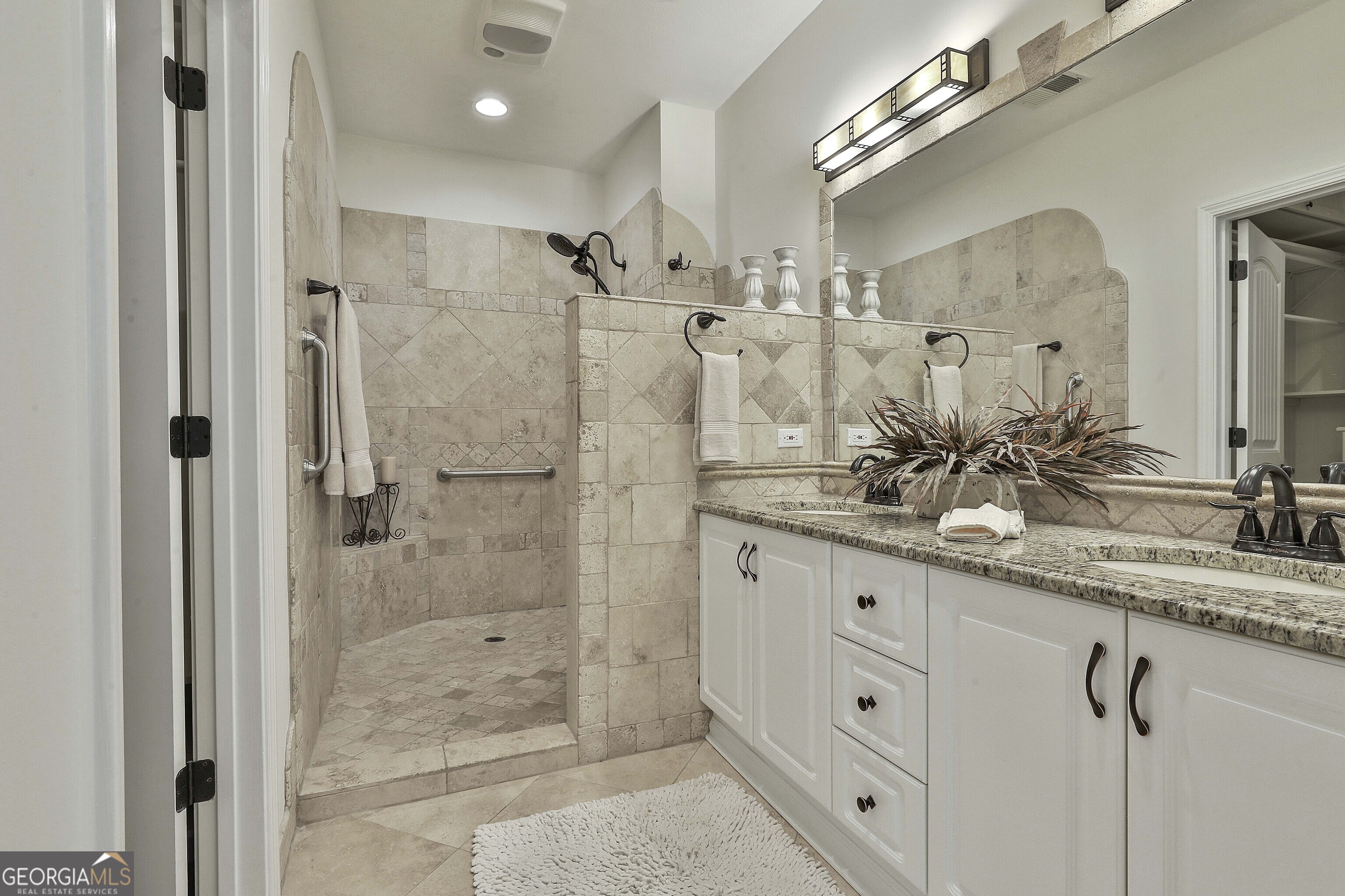 1033 Pinehurst Drive Property Photo 20