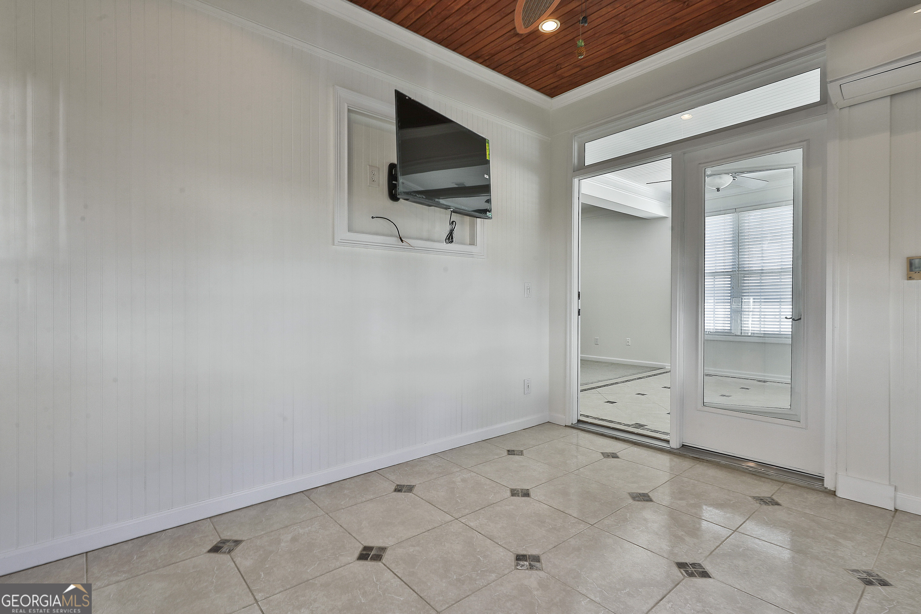 1033 Pinehurst Drive Property Photo 28