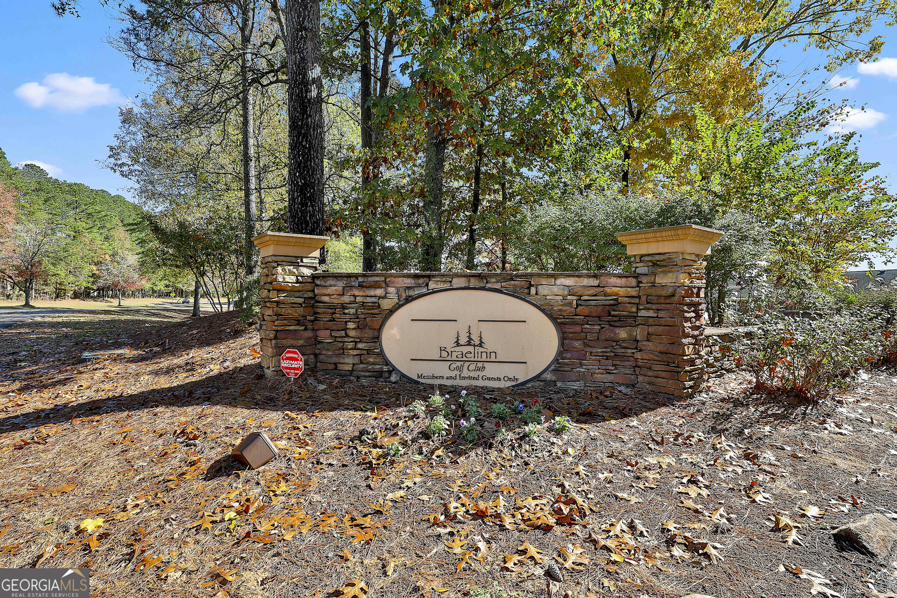 1033 Pinehurst Drive Property Photo 38