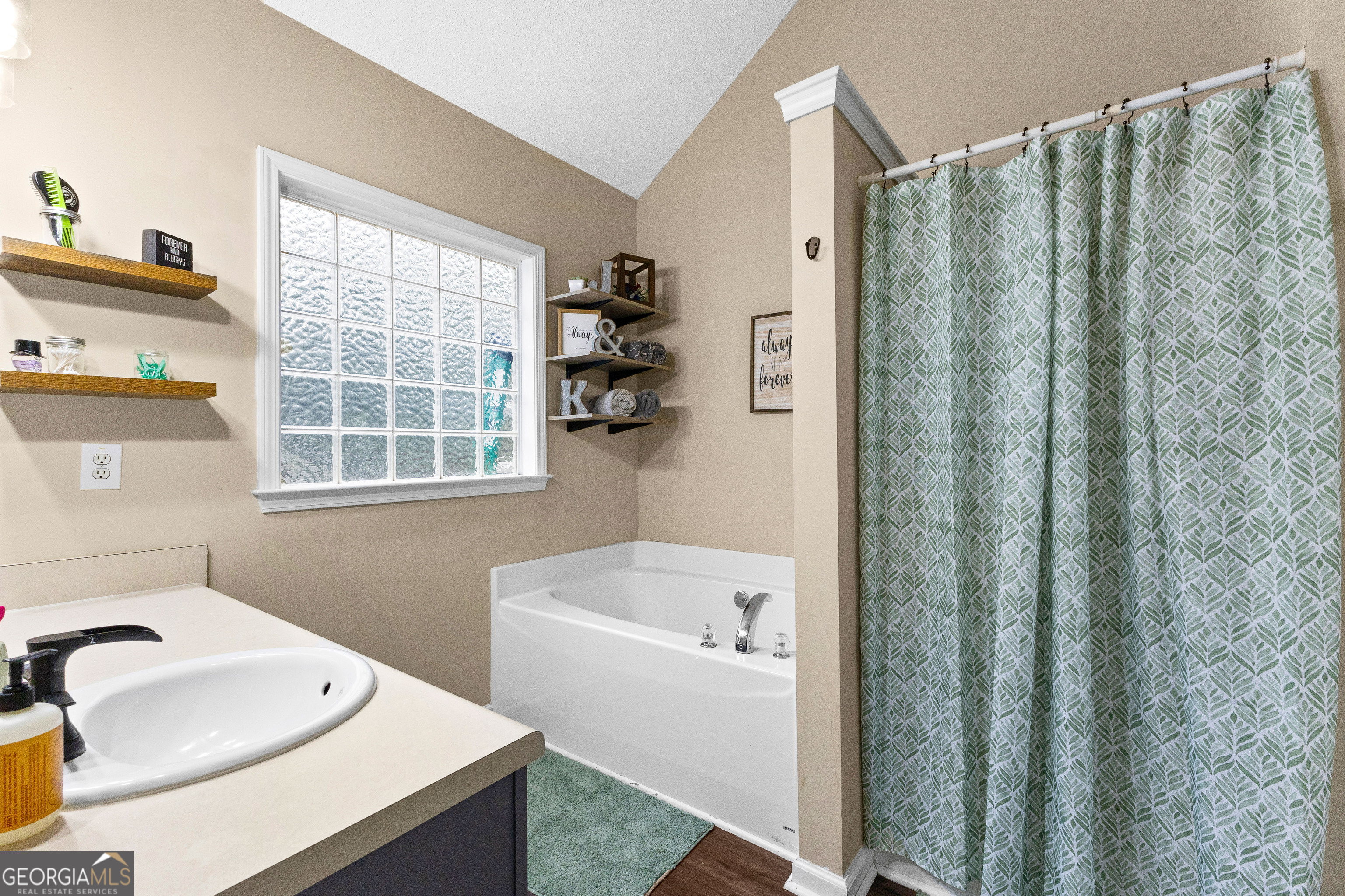 143 Farrington Court Property Photo 13