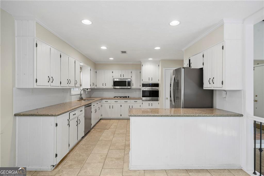527 Eight Point Court Property Photo 2