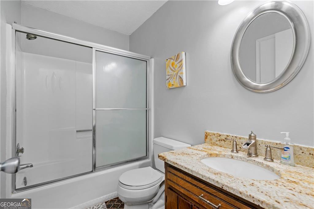 527 Eight Point Court Property Photo 4