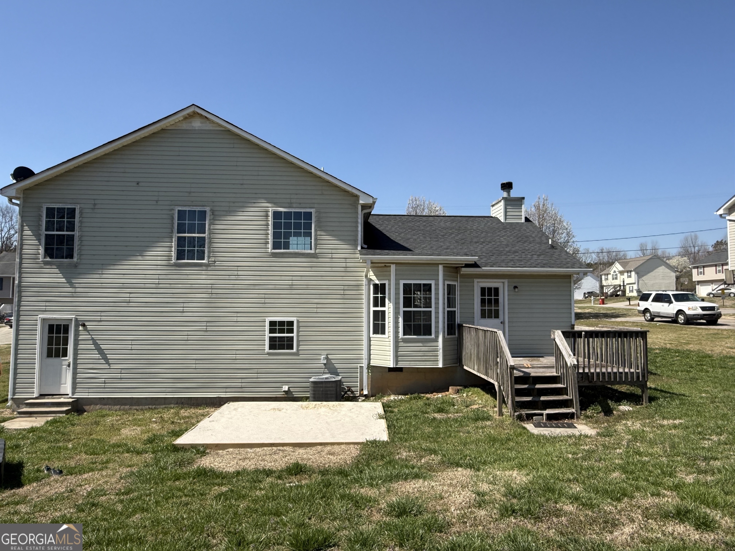 132 Scarlett Place Drive Property Photo 2