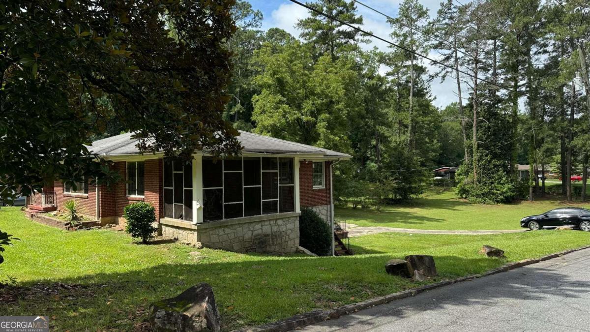 539 Lynhurst Drive Sw Property Photo 2