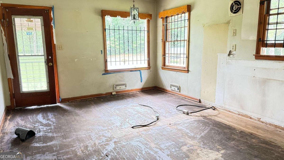 539 Lynhurst Drive Sw Property Photo 9