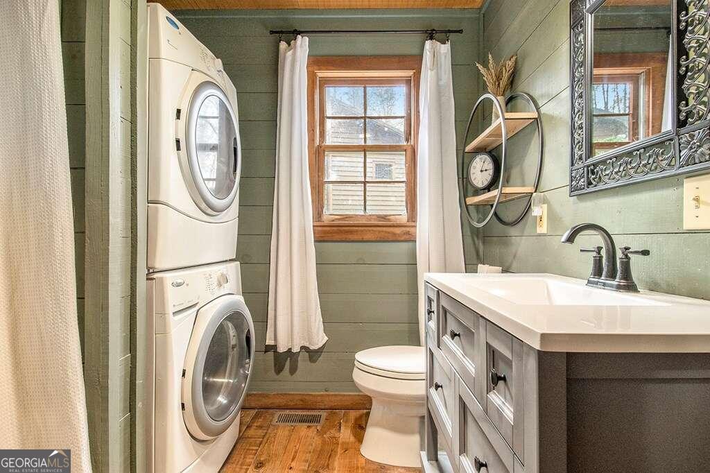 599-1 Pocaset Drive Property Photo 8