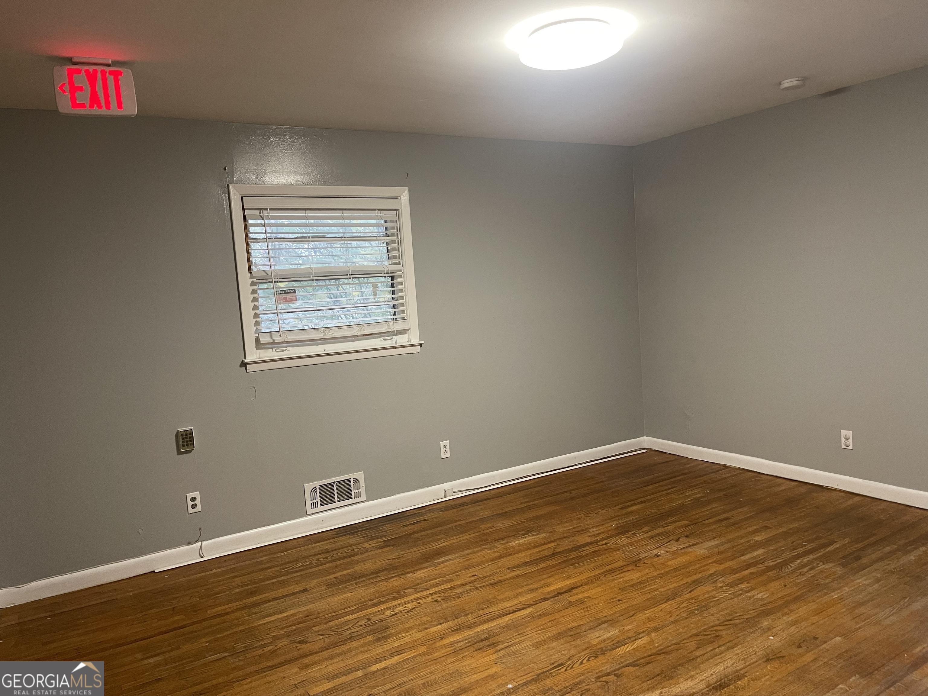 957 Astor Avenue Property Photo 6