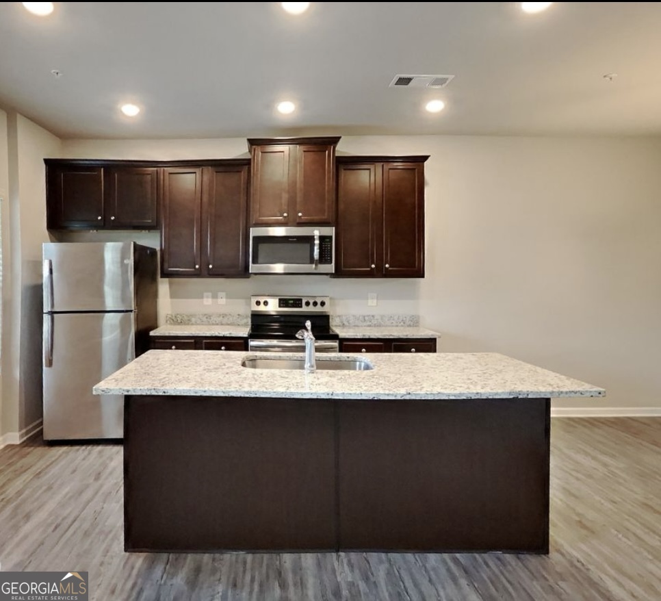 2108 Irvin Court Property Photo 4