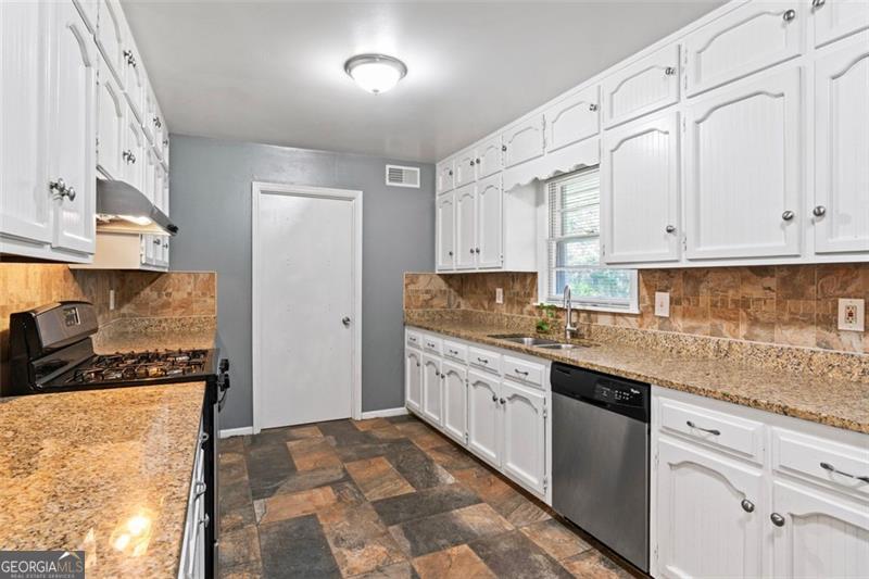 6418 Briarwood Court Property Photo 15