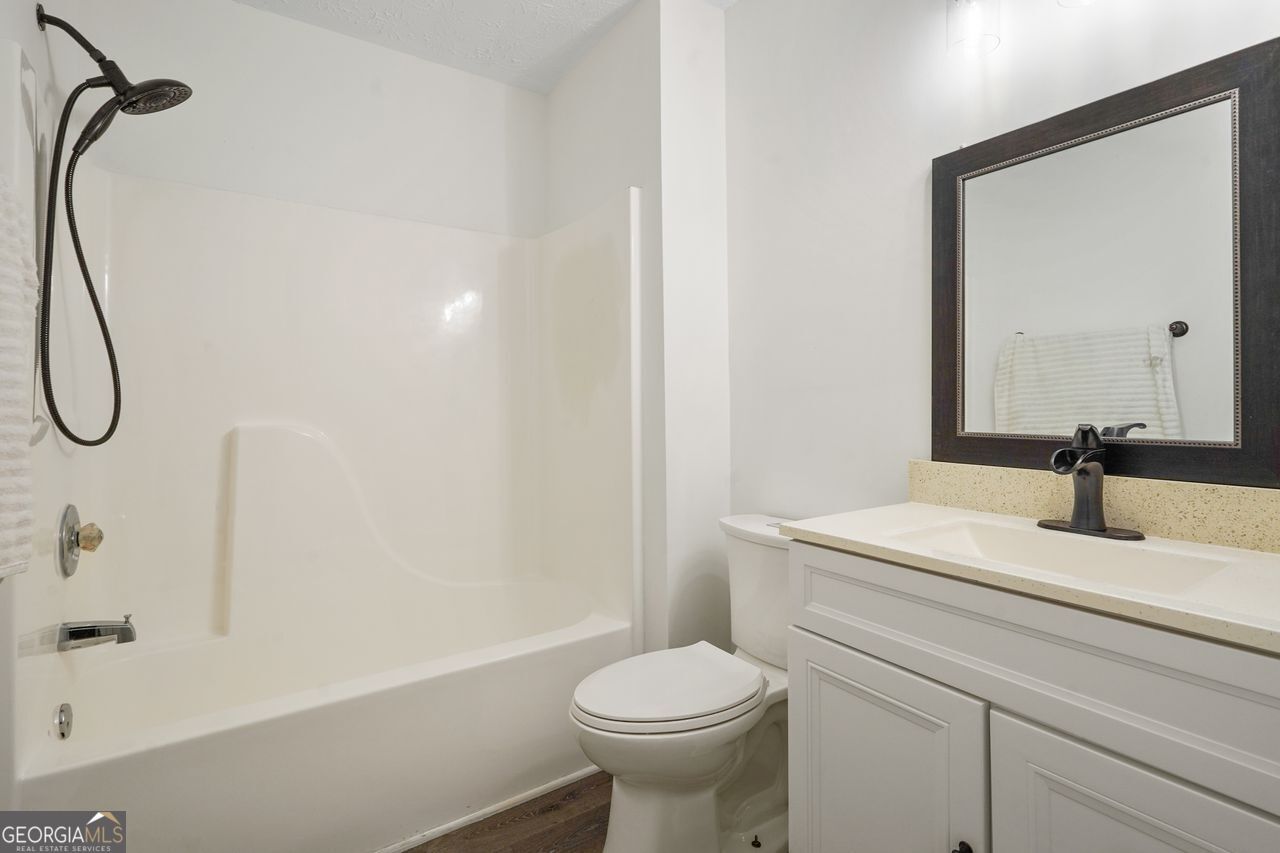 2165 Amberly Glen Way Property Photo 2