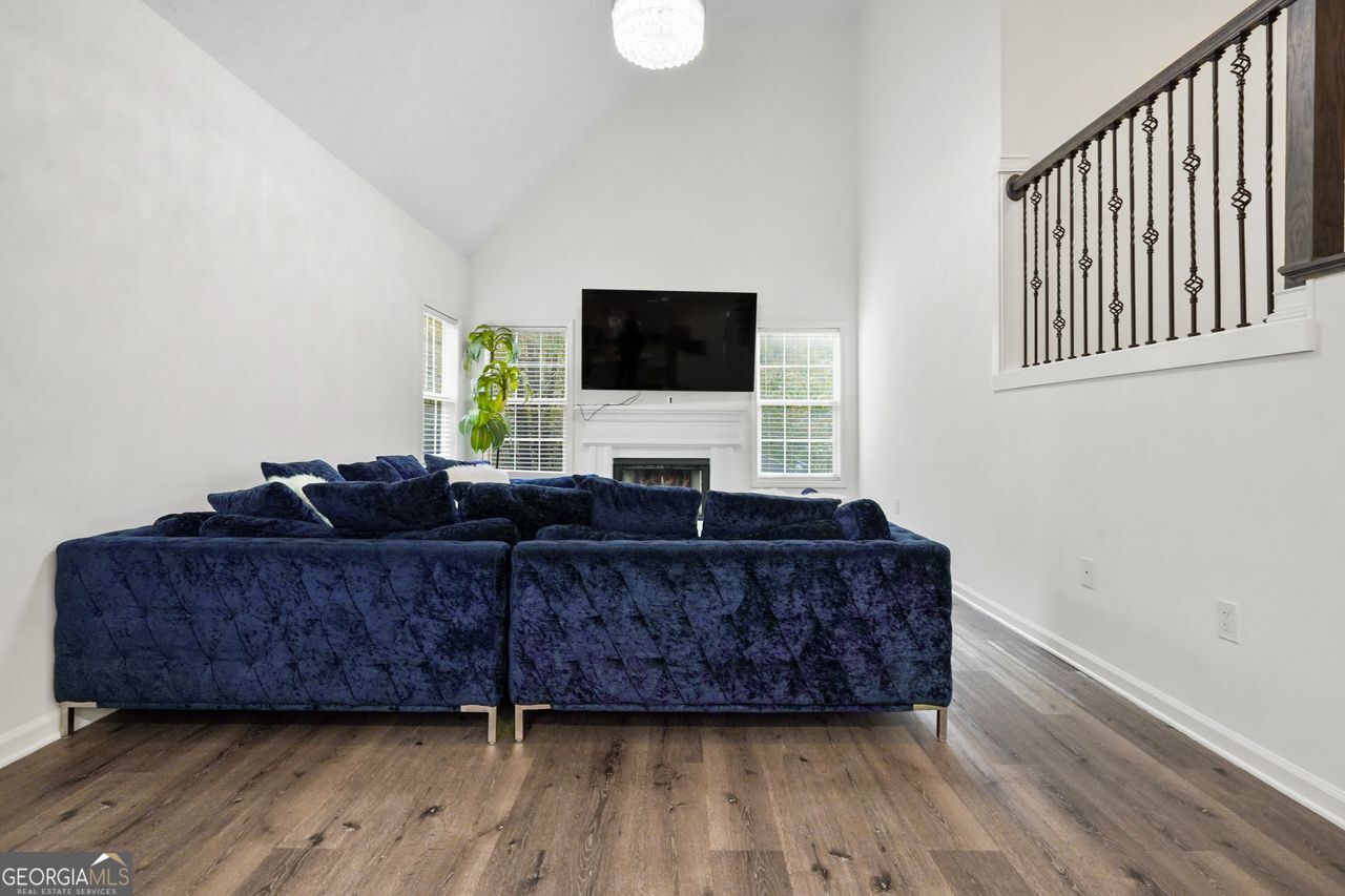 2165 Amberly Glen Way Property Photo 5