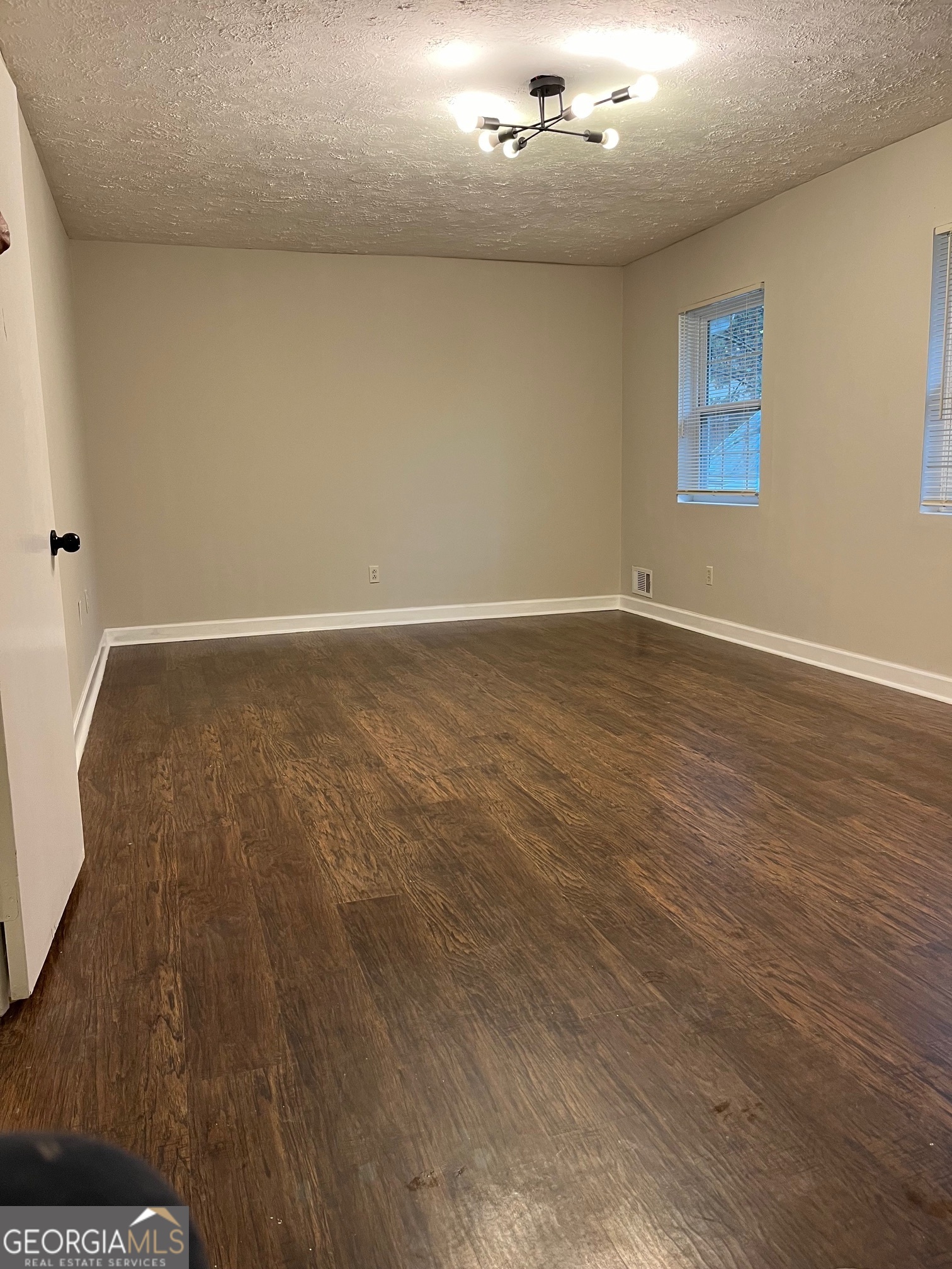 198 Lucan Way Property Photo 3