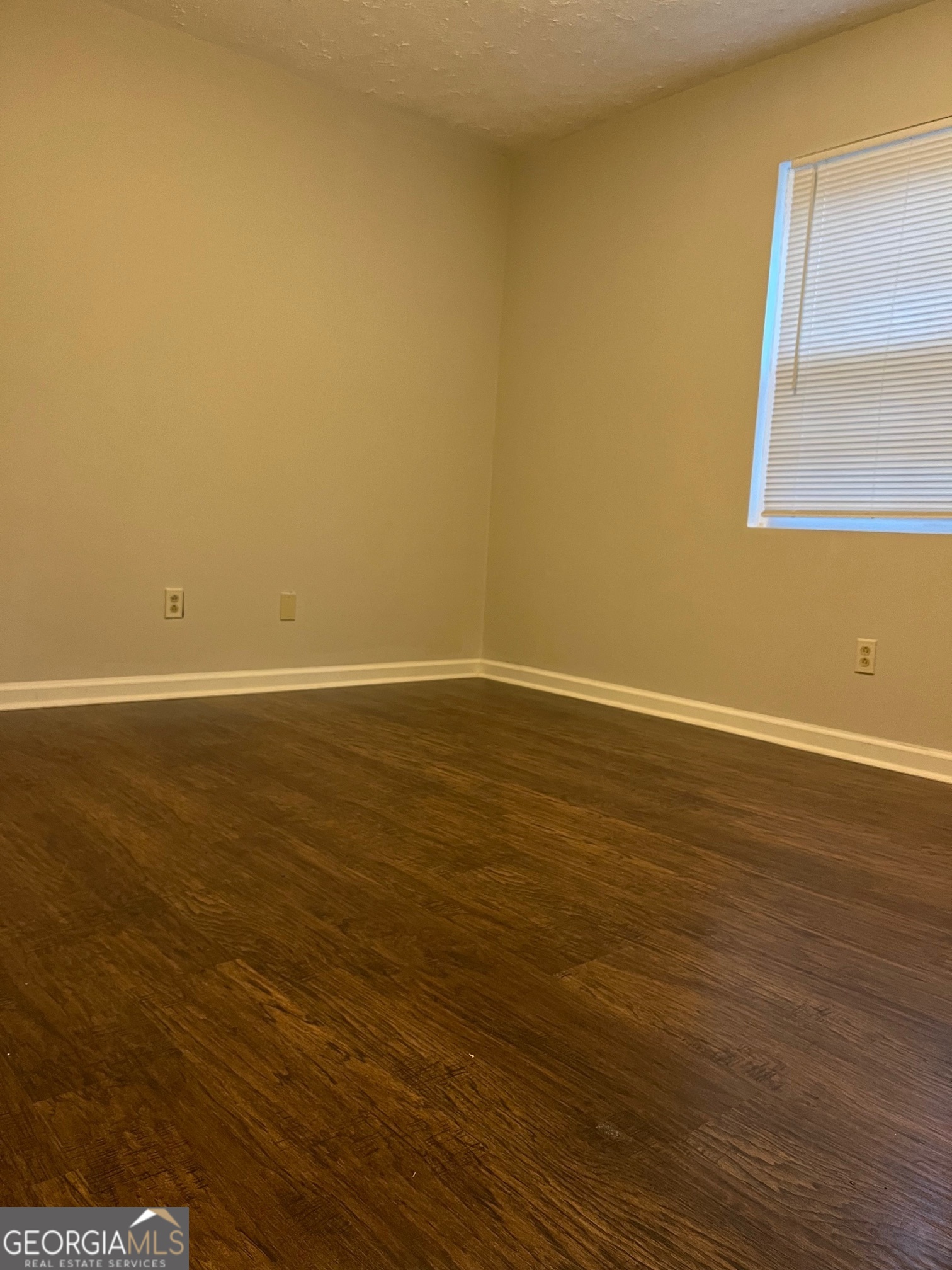 198 Lucan Way Property Photo 5