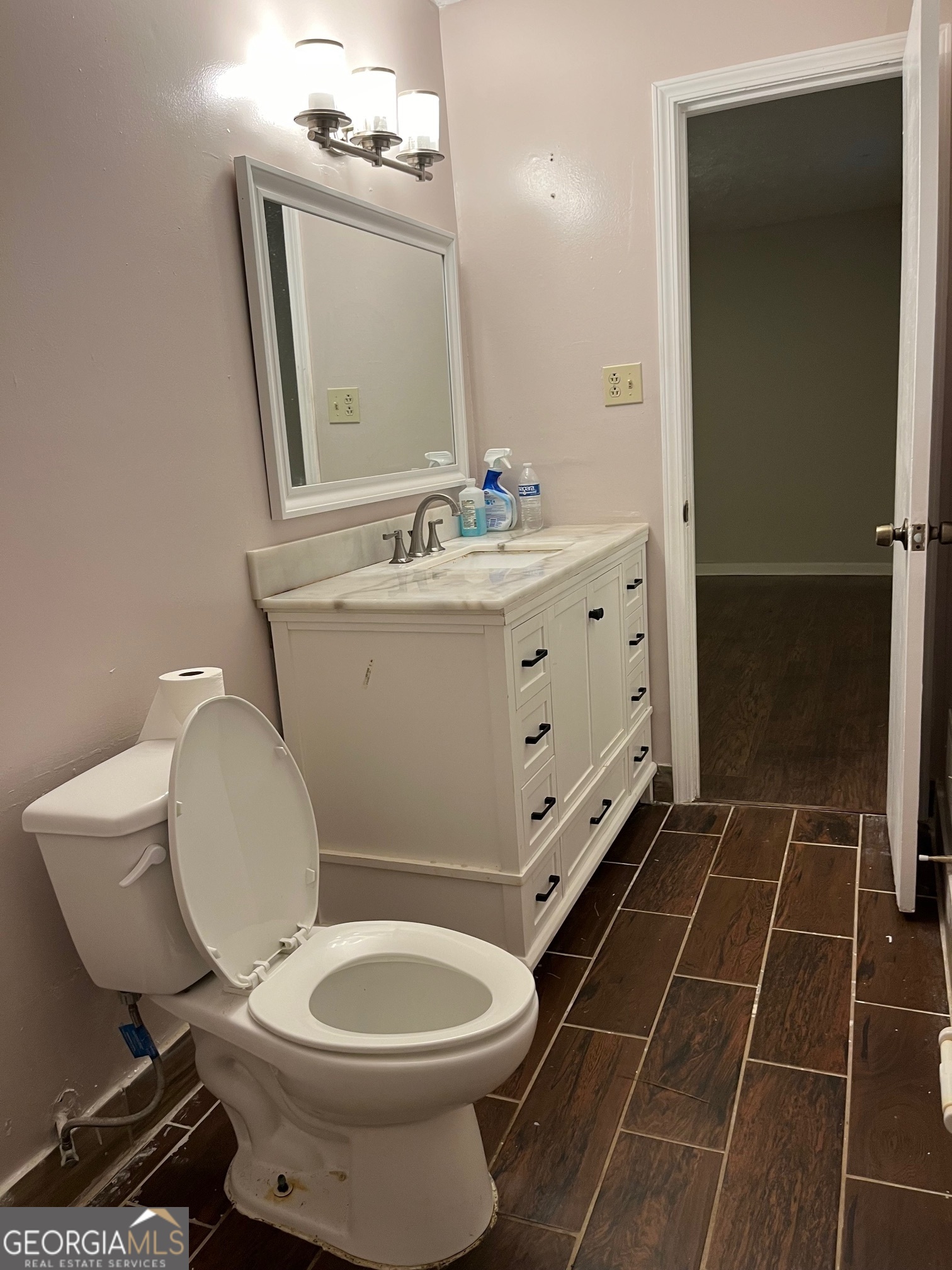 198 Lucan Way Property Photo 9