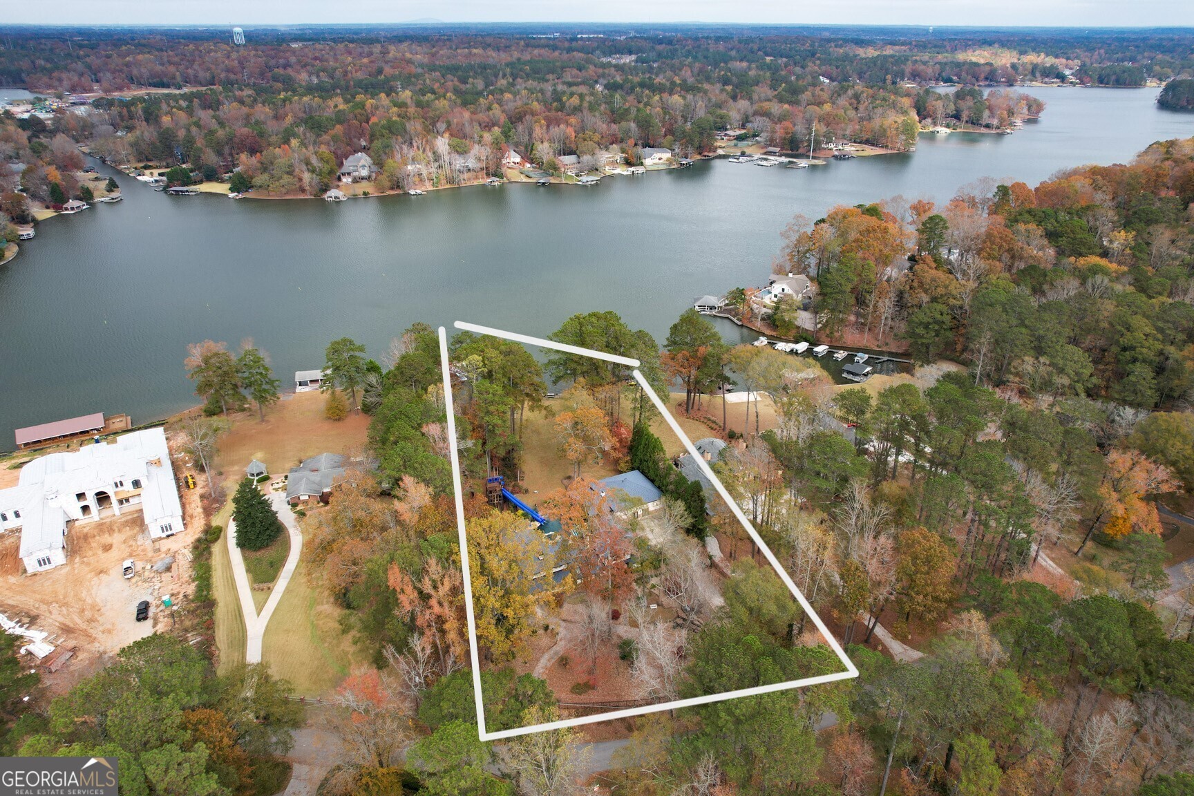 2440 Emerald Drive Property Photo 3
