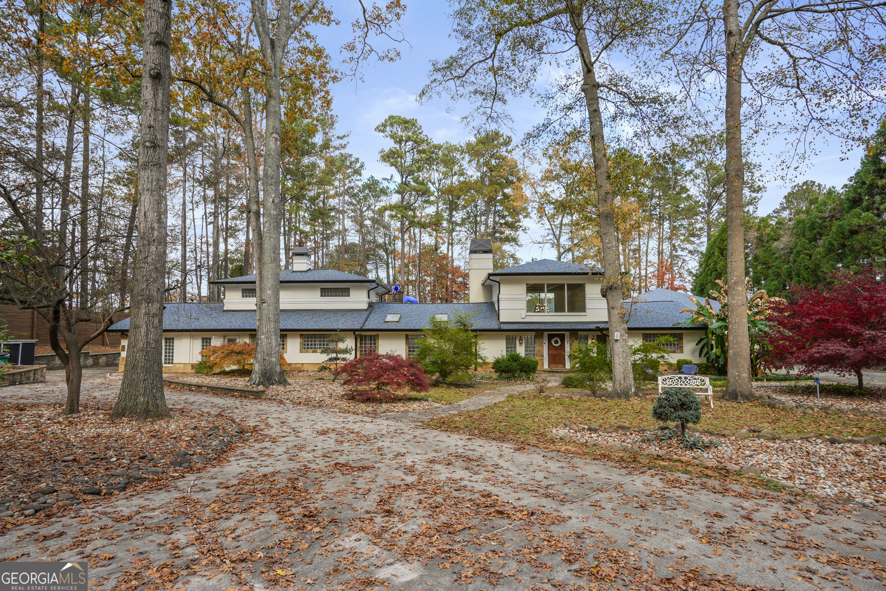 2440 Emerald Drive Property Photo 6