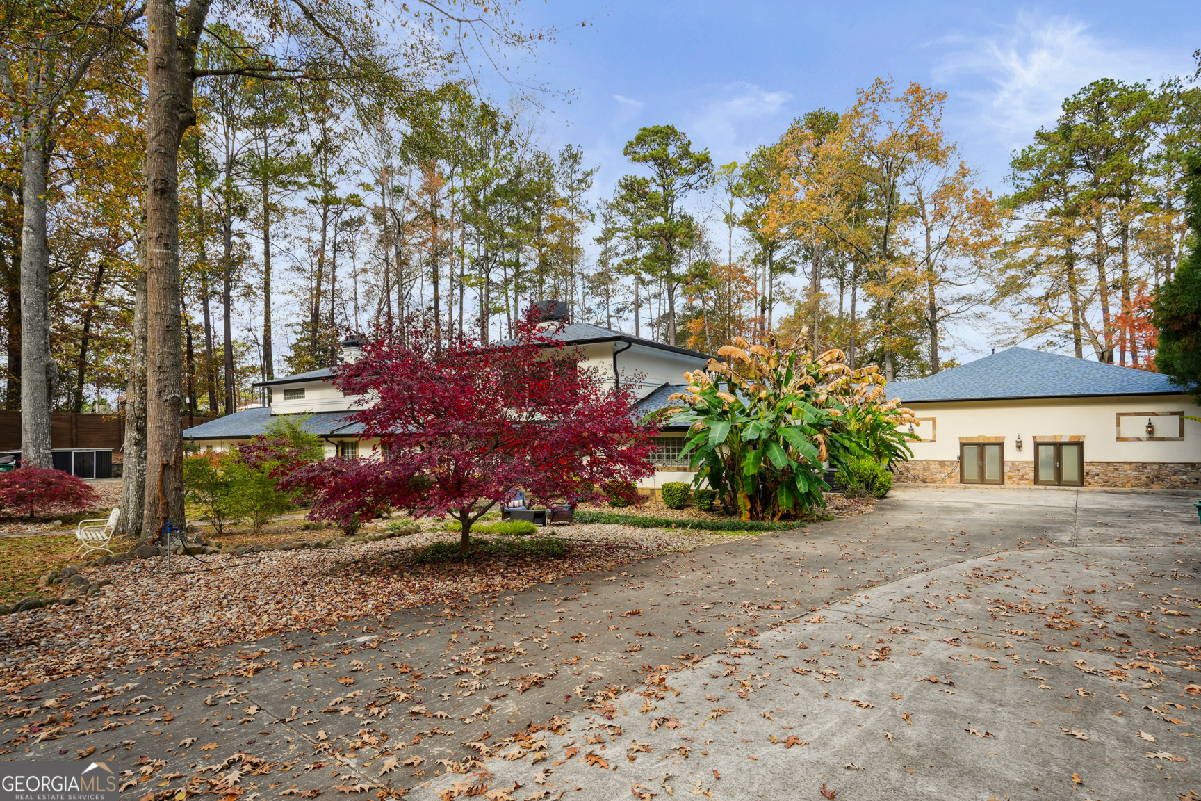 2440 Emerald Drive Property Photo 7