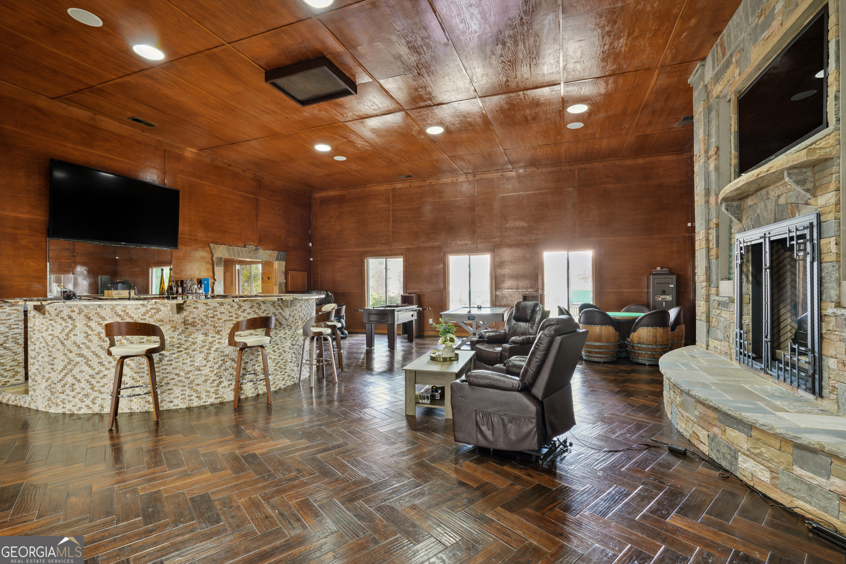 2440 Emerald Drive Property Photo 42