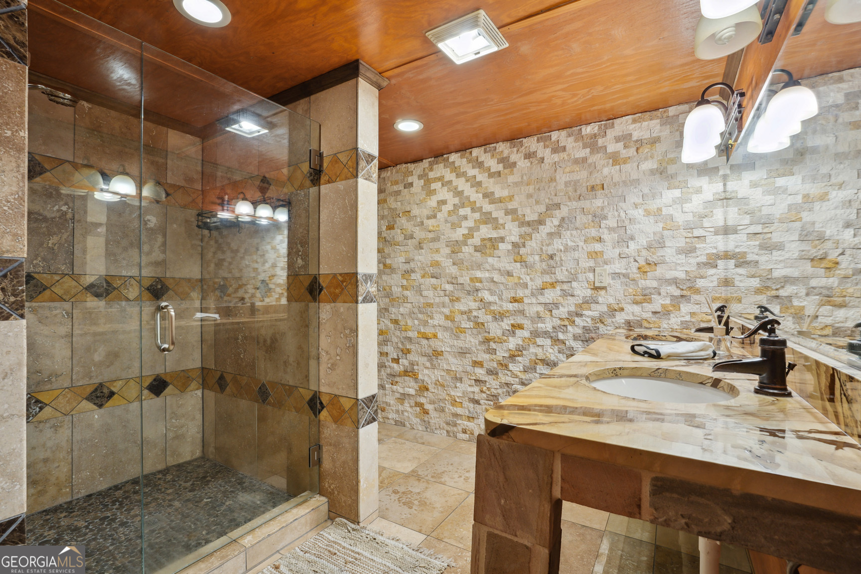 2440 Emerald Drive Property Photo 53