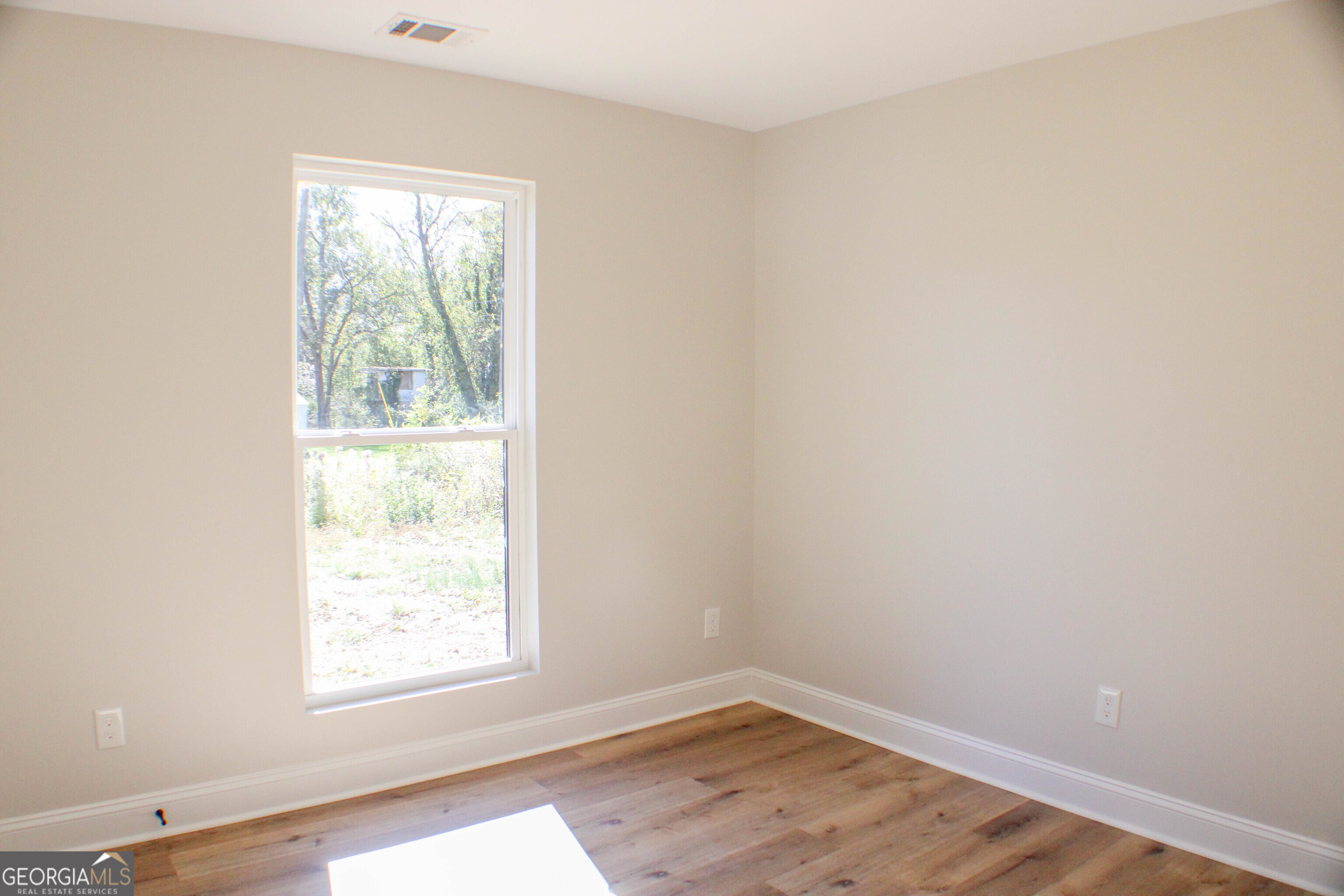 604 Pennington Avenue Property Photo 9