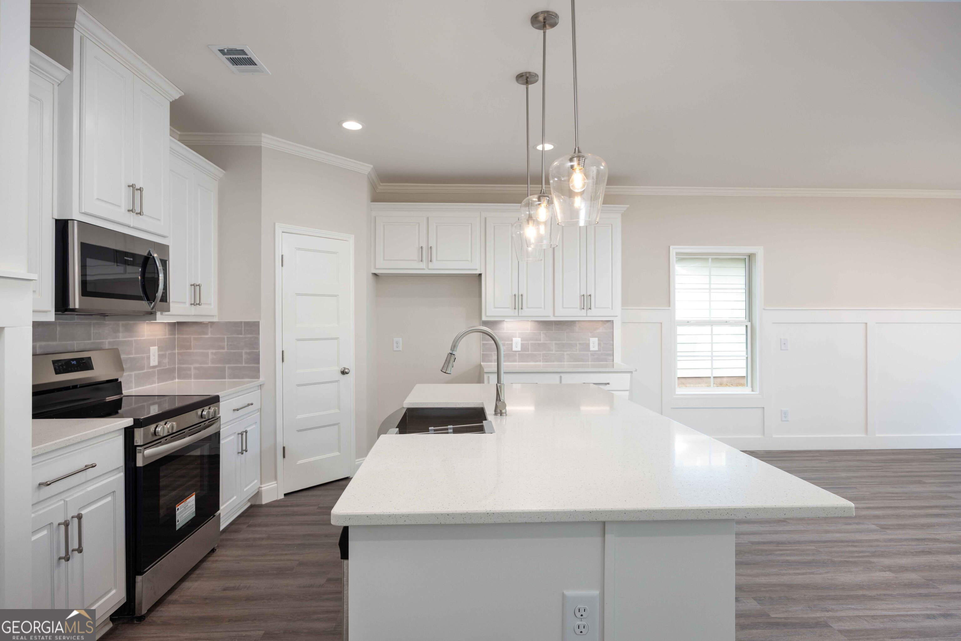 9864 Paddock Court Property Photo 3