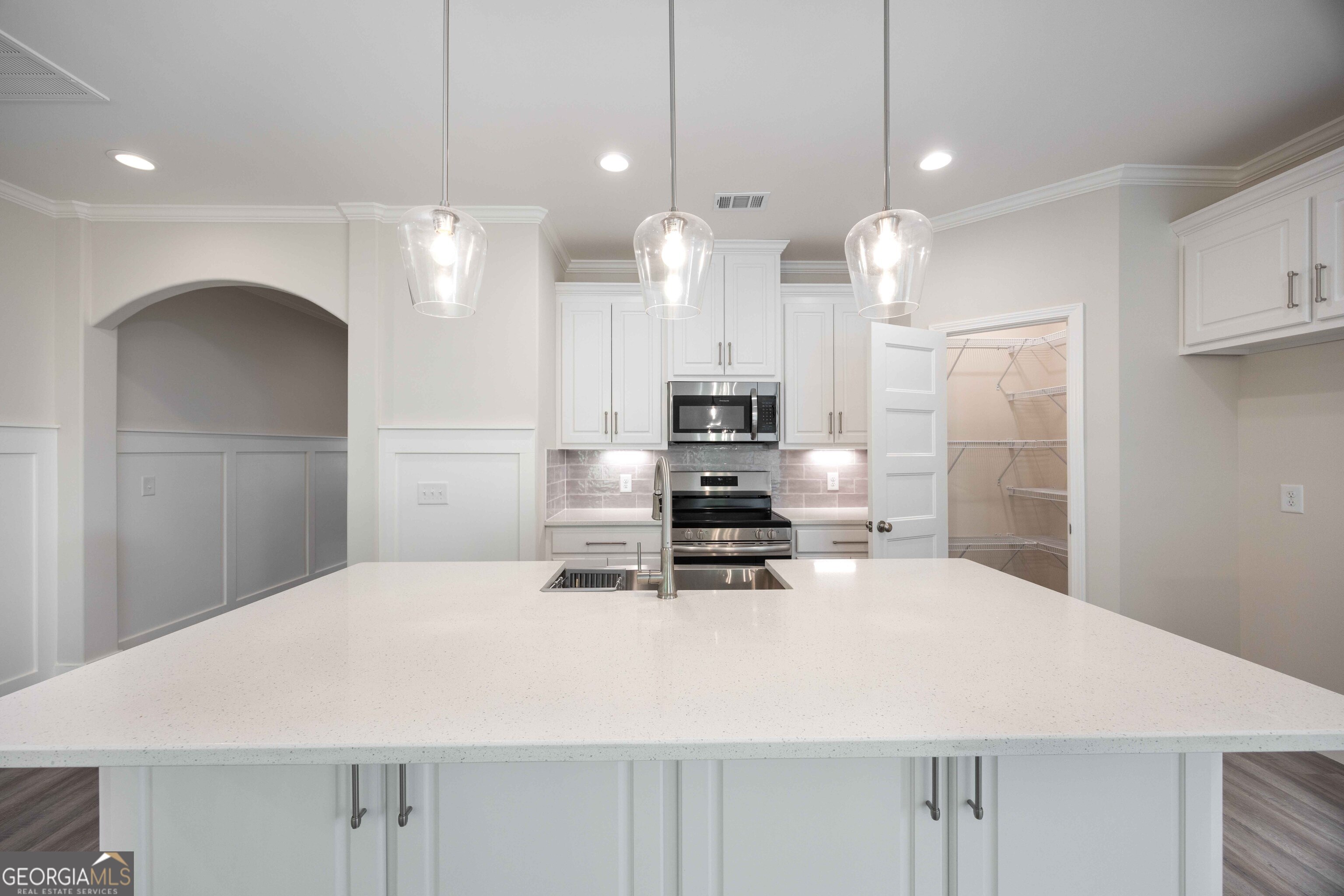 9864 Paddock Court Property Photo 6