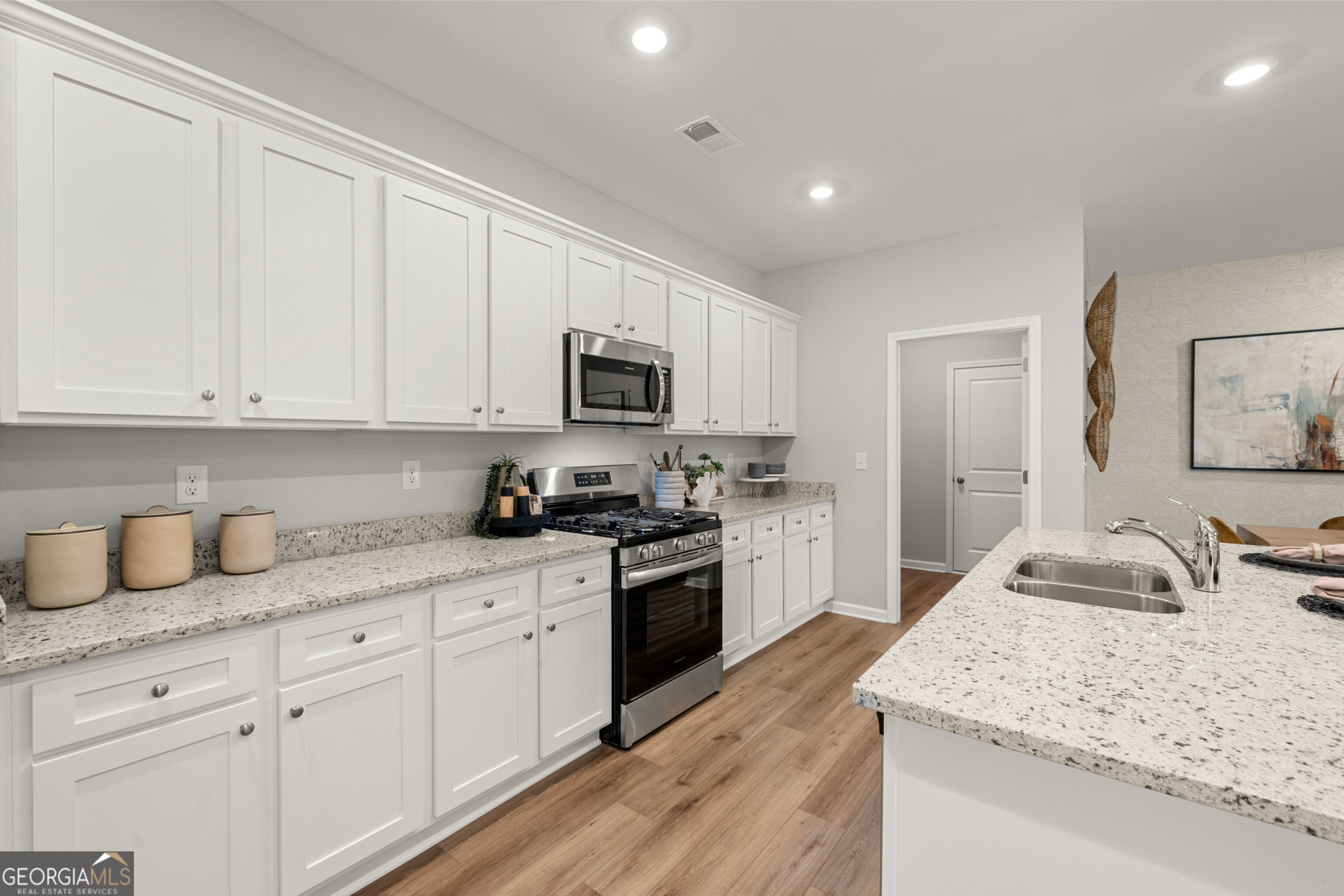1229 Arnhem Drive Property Photo 11