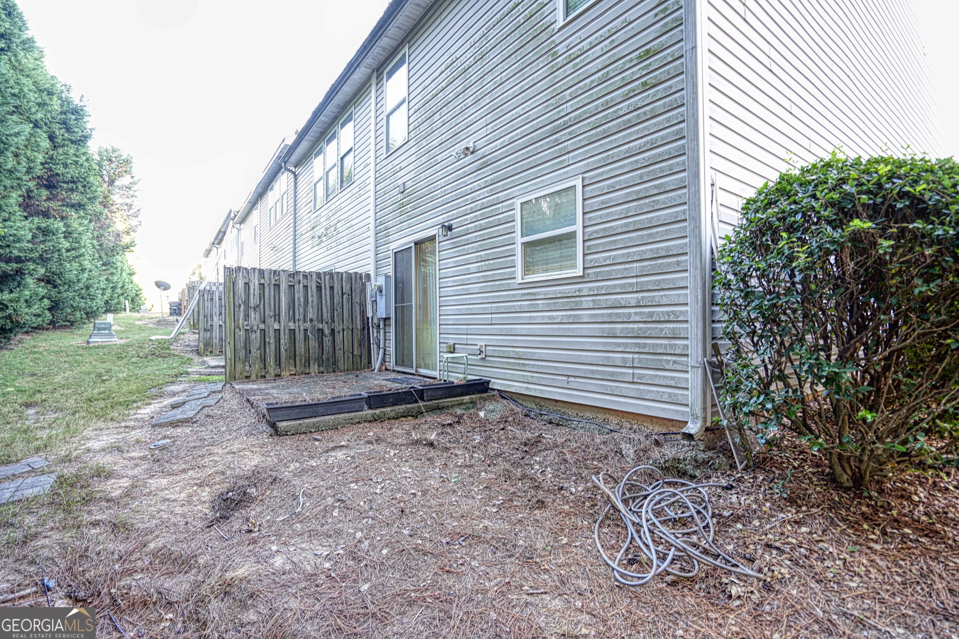 2158 Executive Drive Property Photo 5