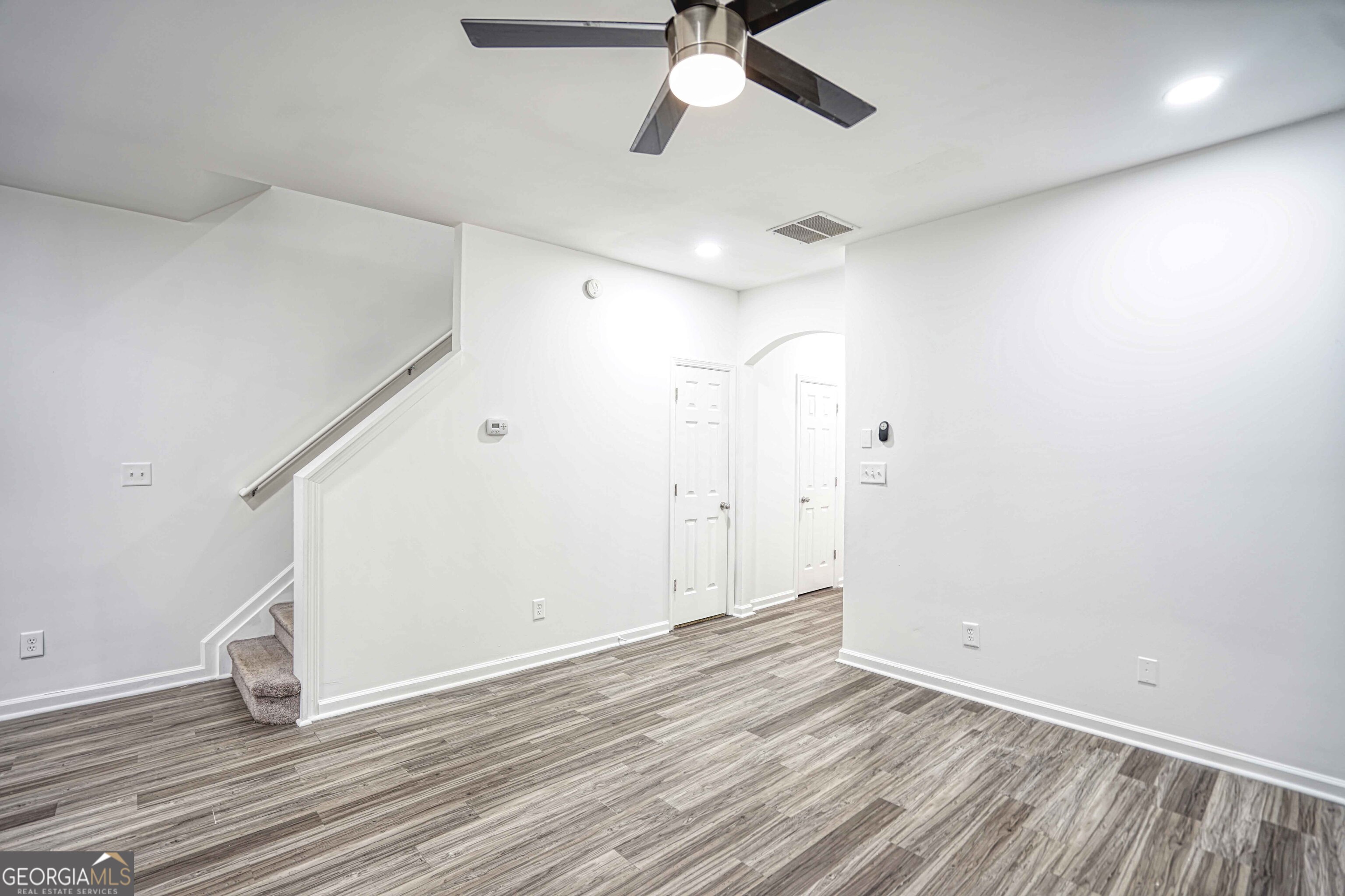 2158 Executive Drive Property Photo 9