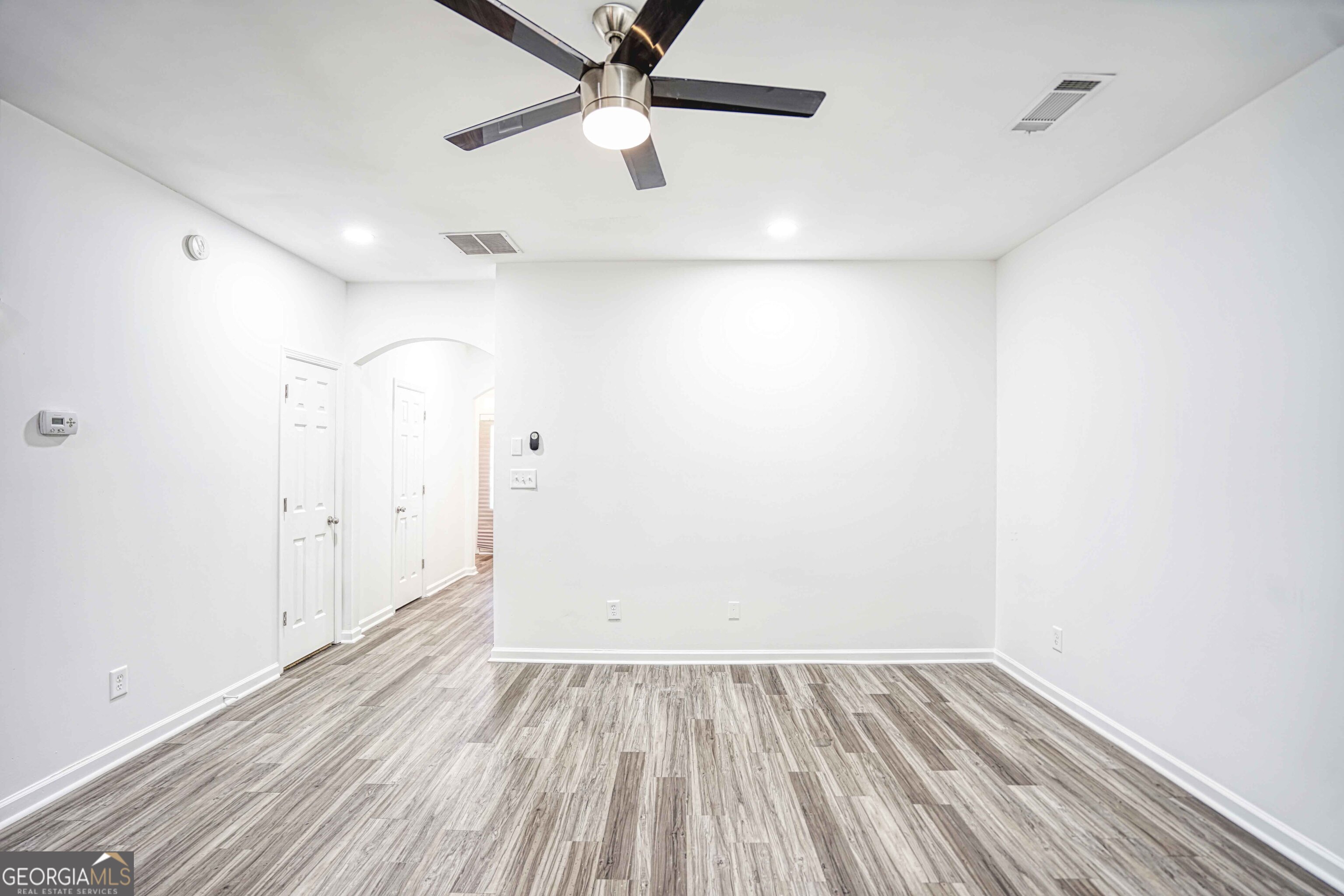 2158 Executive Drive Property Photo 10