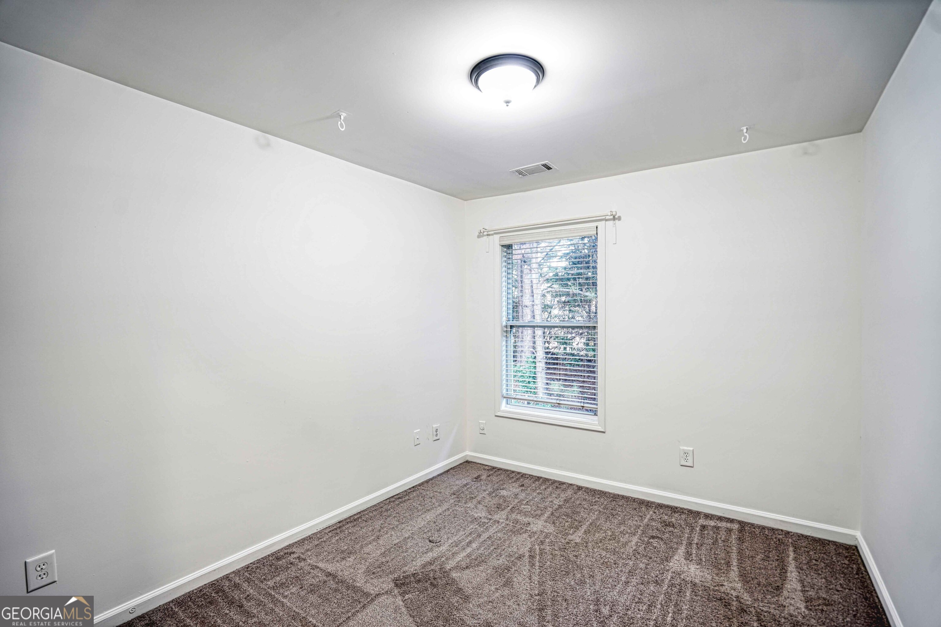 2158 Executive Drive Property Photo 37