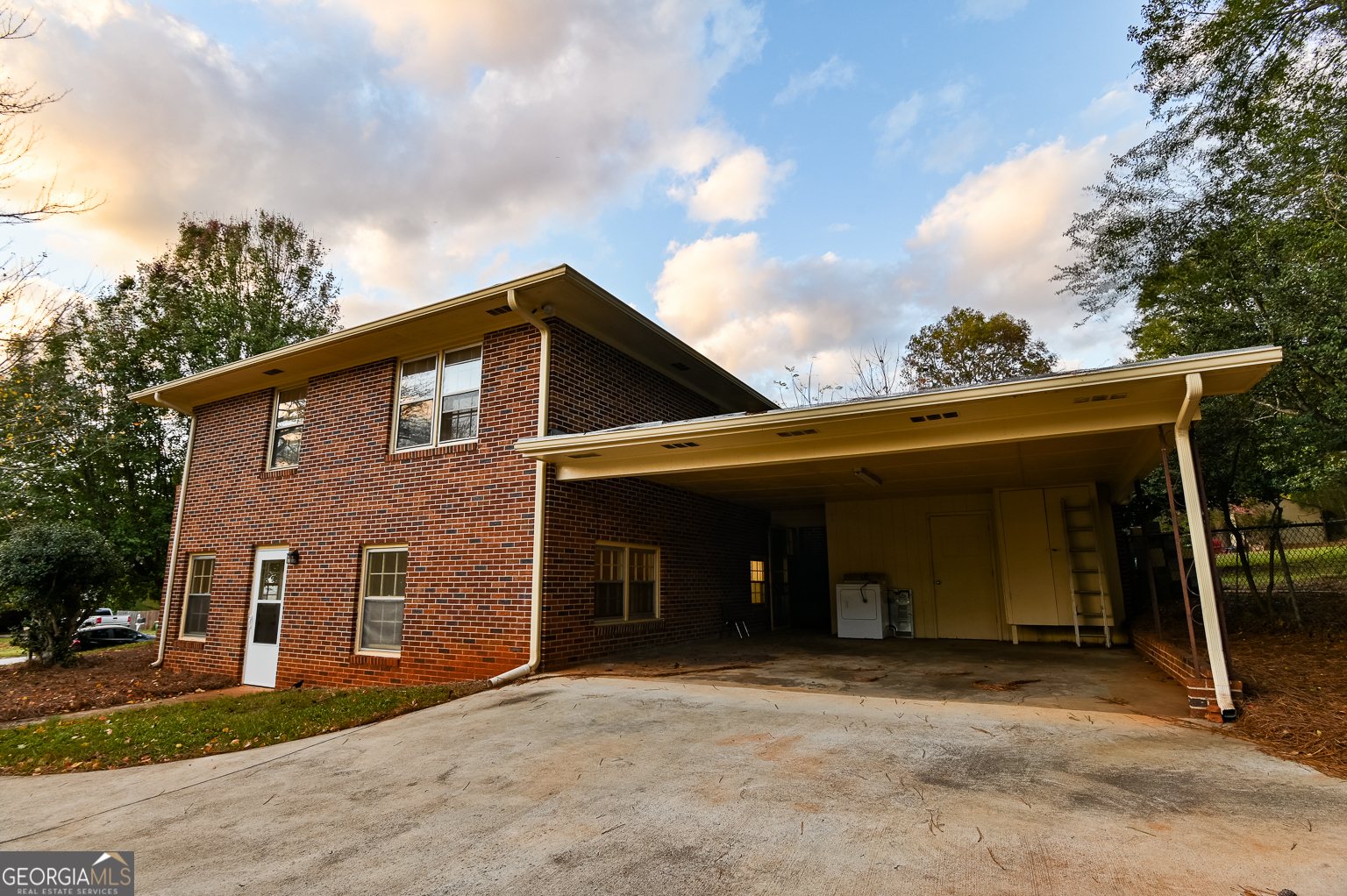 120 Tara Way Property Photo 6