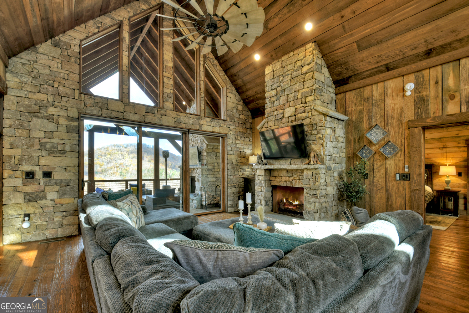 258 Forest Ridge Drive Property Photo 8