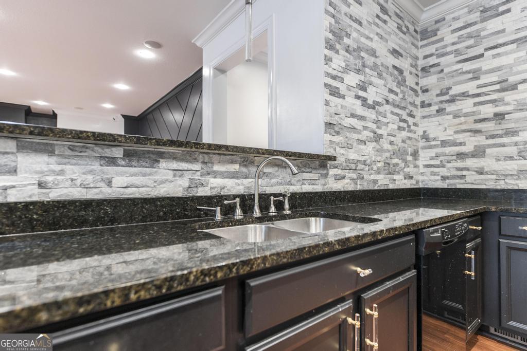 100 Parks Ridge Property Photo 23