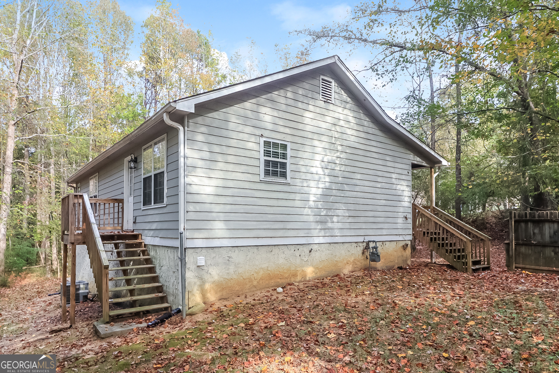 215 Shadow Wood Drive Property Photo 2