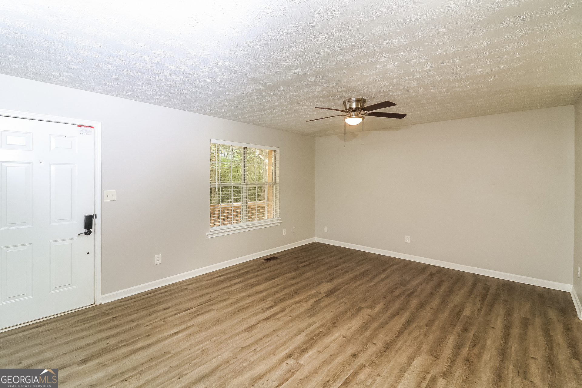 215 Shadow Wood Drive Property Photo 4