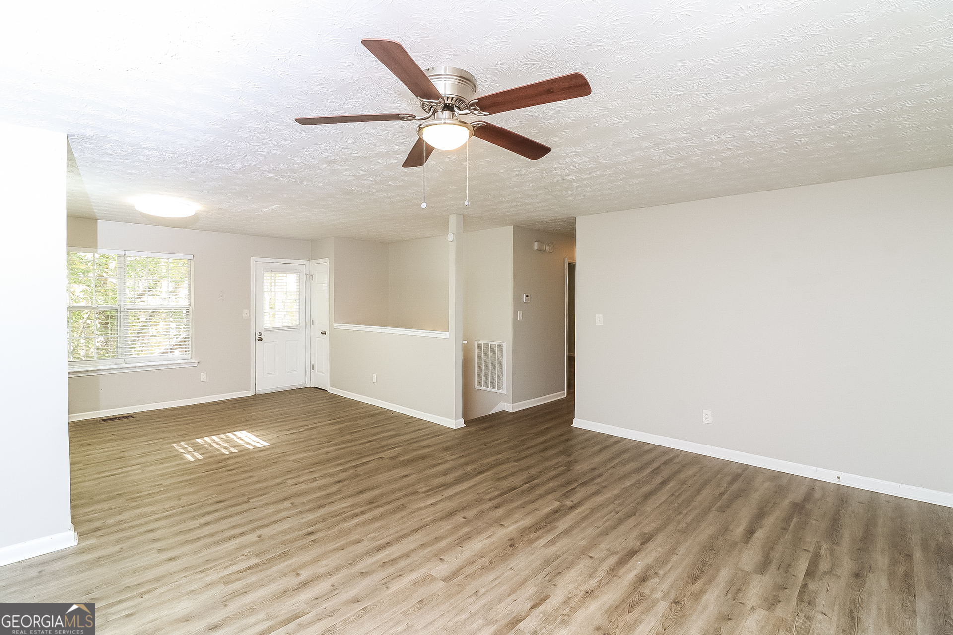 215 Shadow Wood Drive Property Photo 6