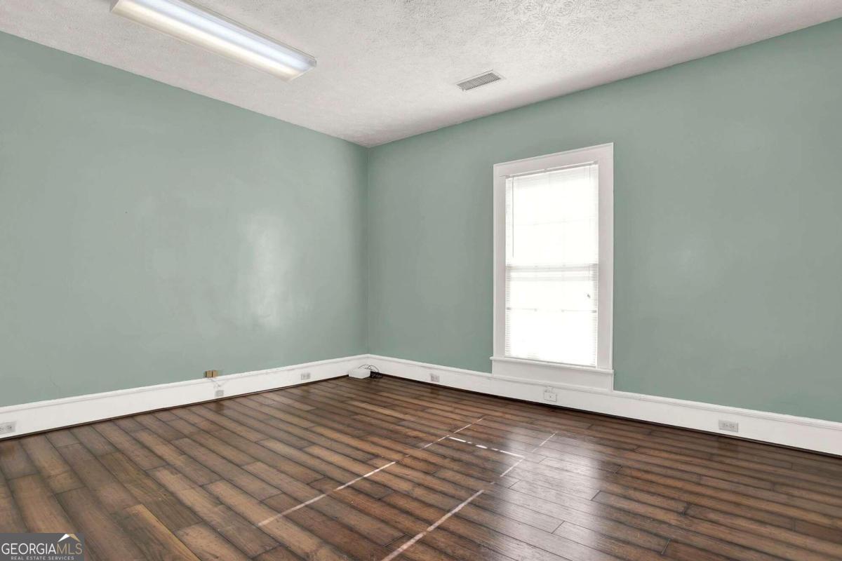 101 S Glenwood Avenue Property Photo 12