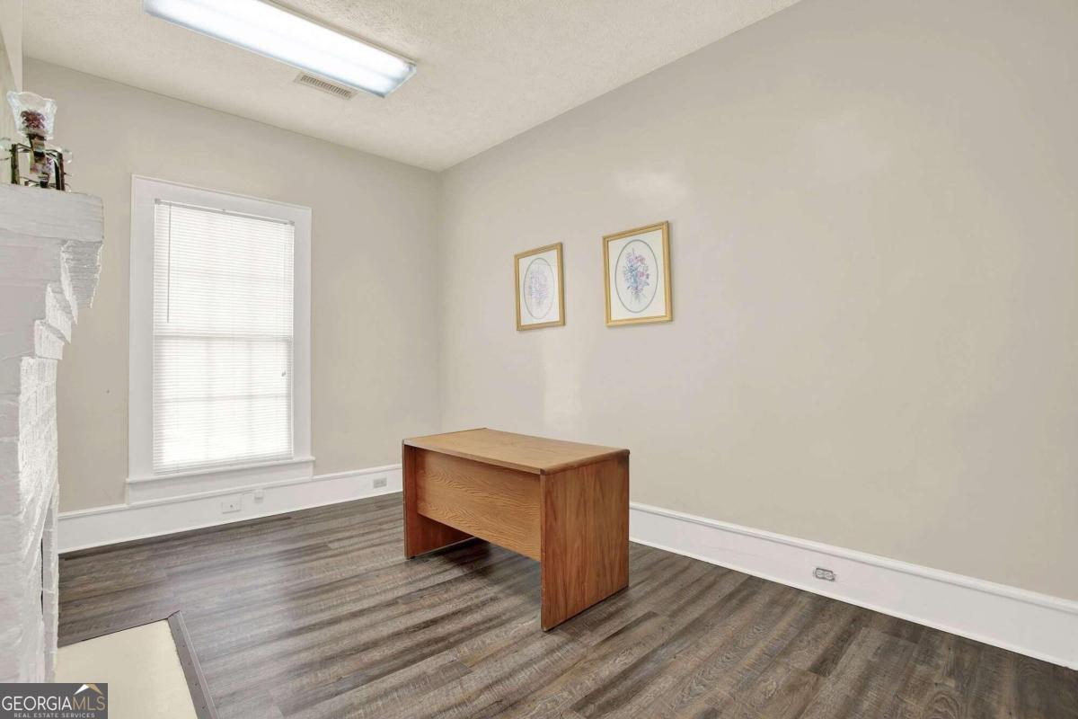 101 S Glenwood Avenue Property Photo 22