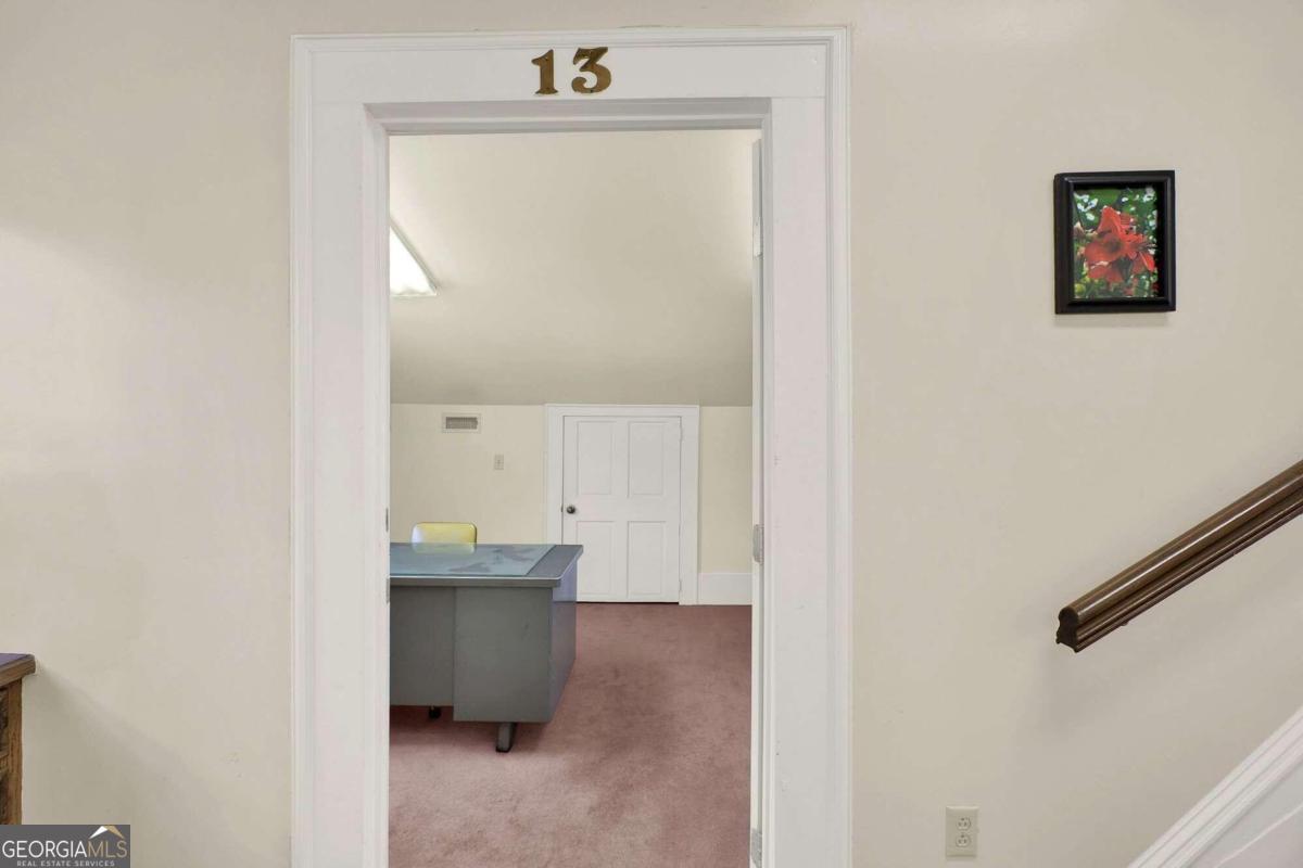 101 S Glenwood Avenue Property Photo 27