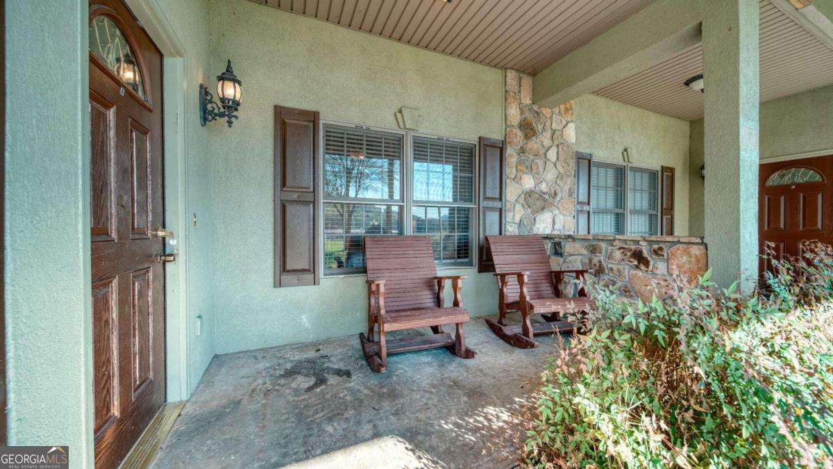 1688 Lakeview Drive 1a Drive Property Photo 3