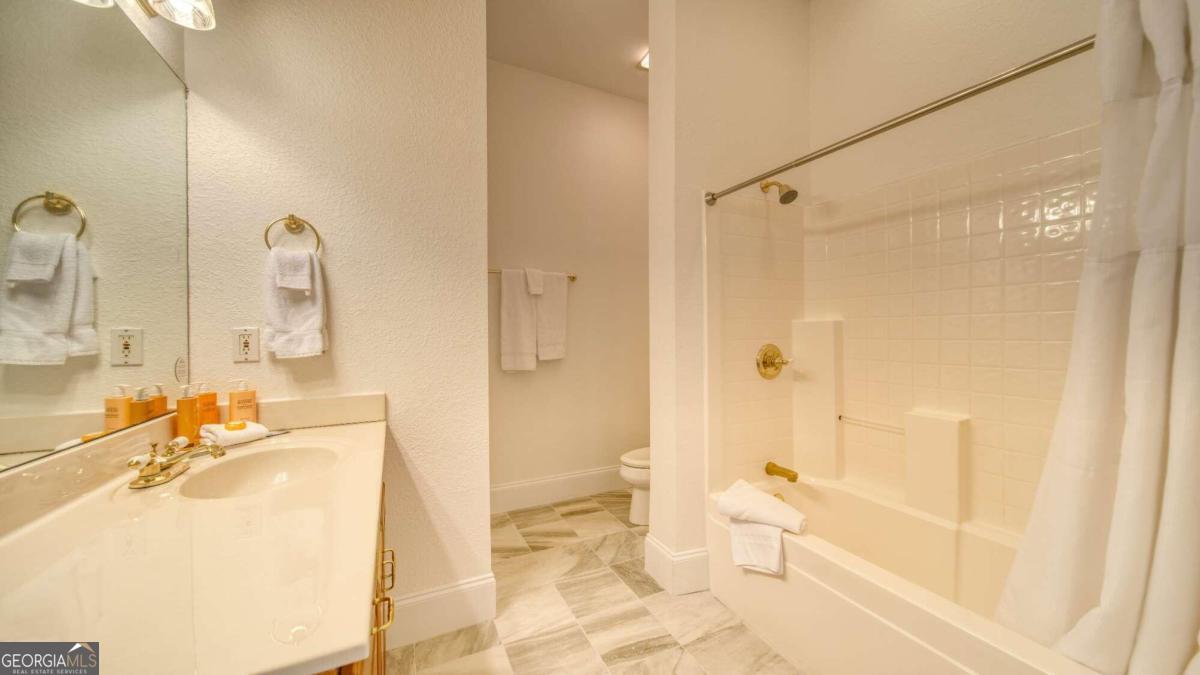 1688 Lakeview Drive 1a Drive Property Photo 20