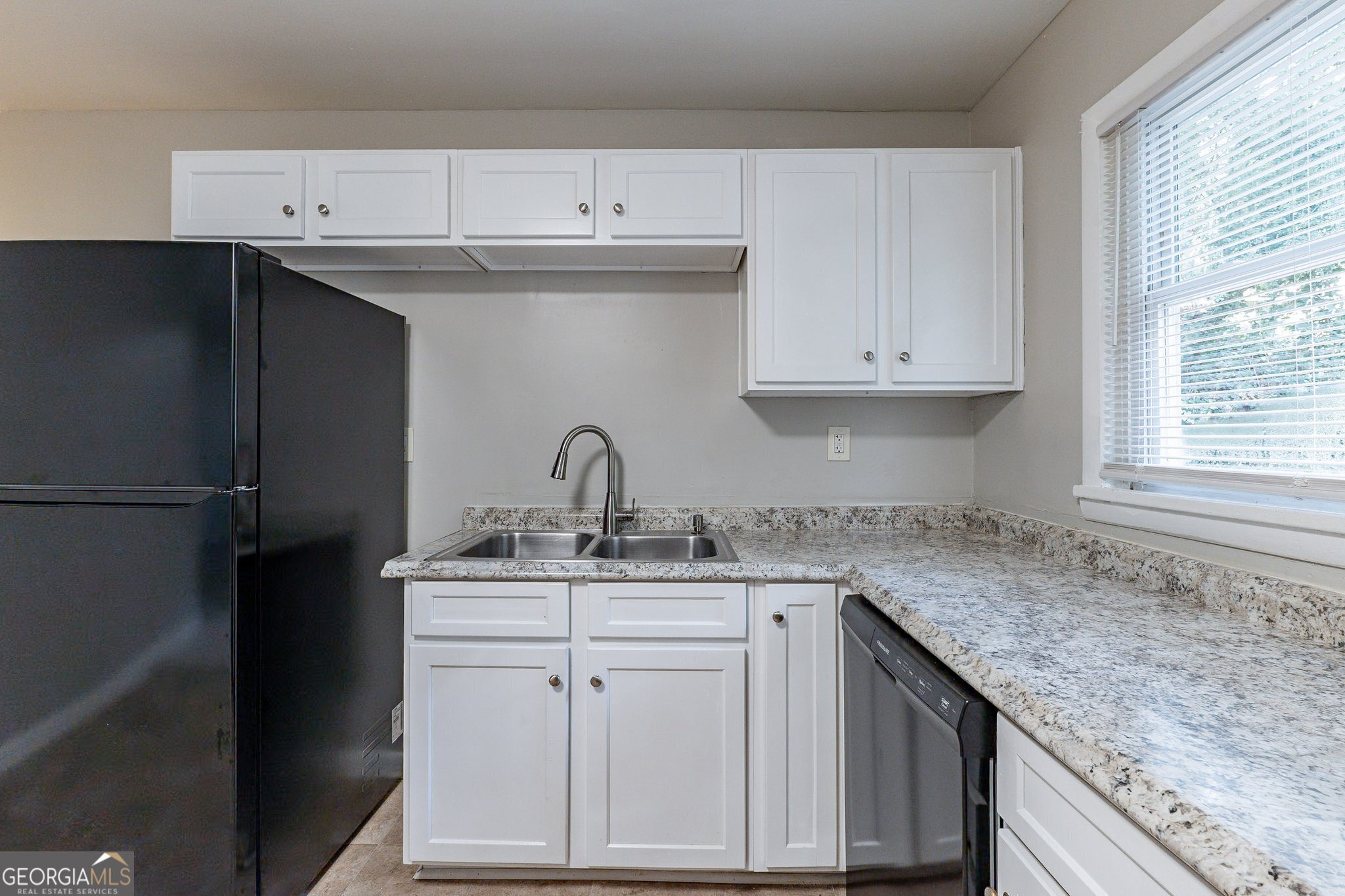2196 Swallow Circle Se Property Photo 6